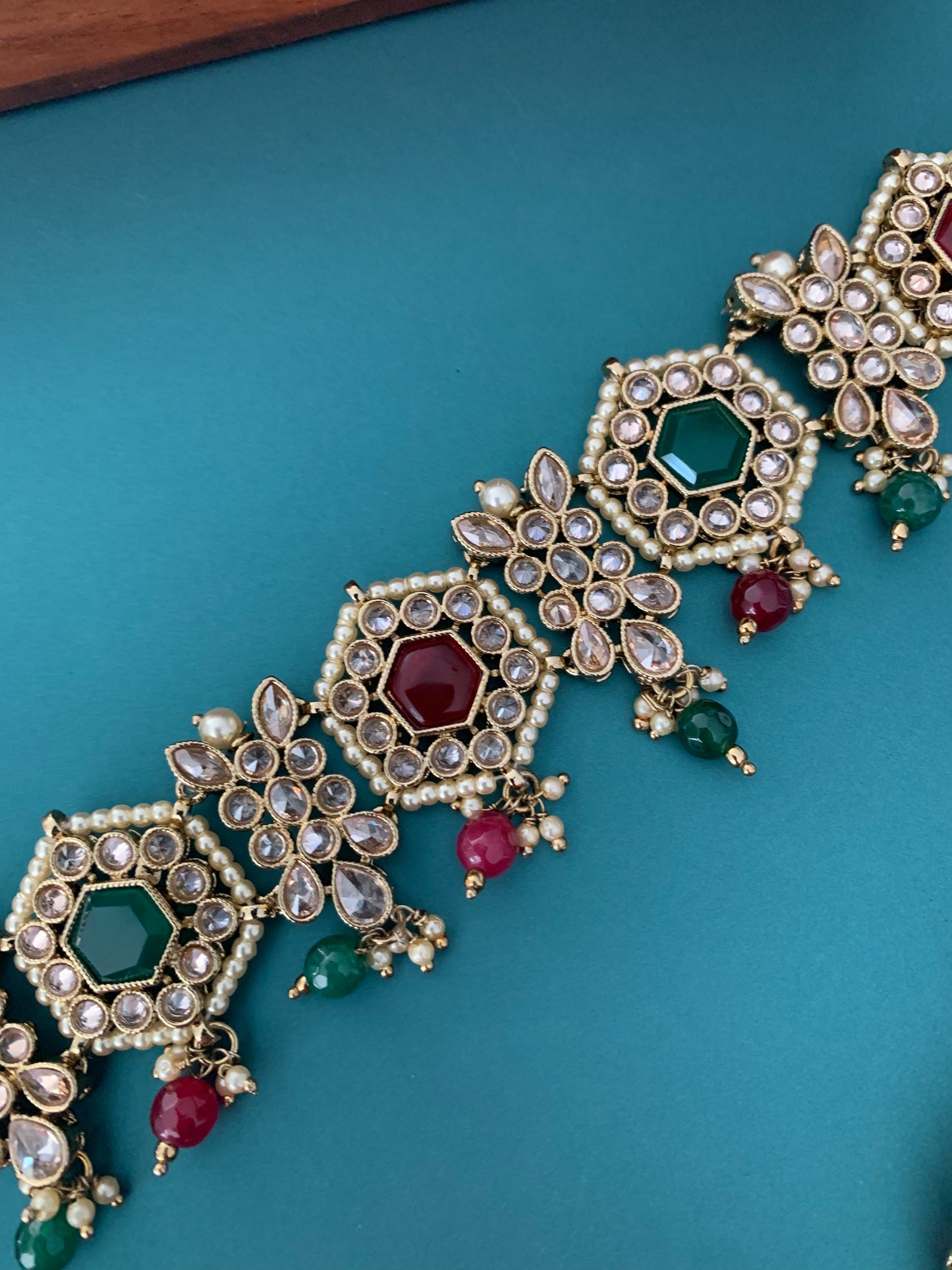 Smita polki choker in red and green multi