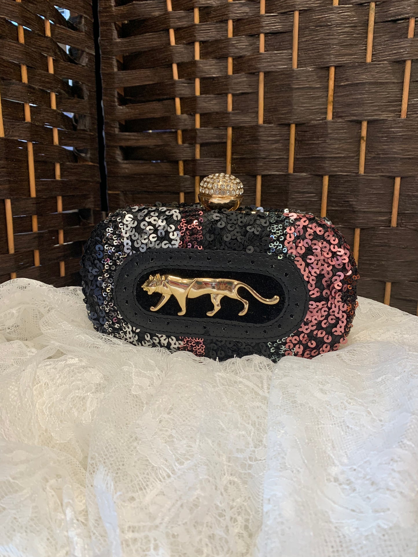 Women’s handbag/clutch/metal clutch