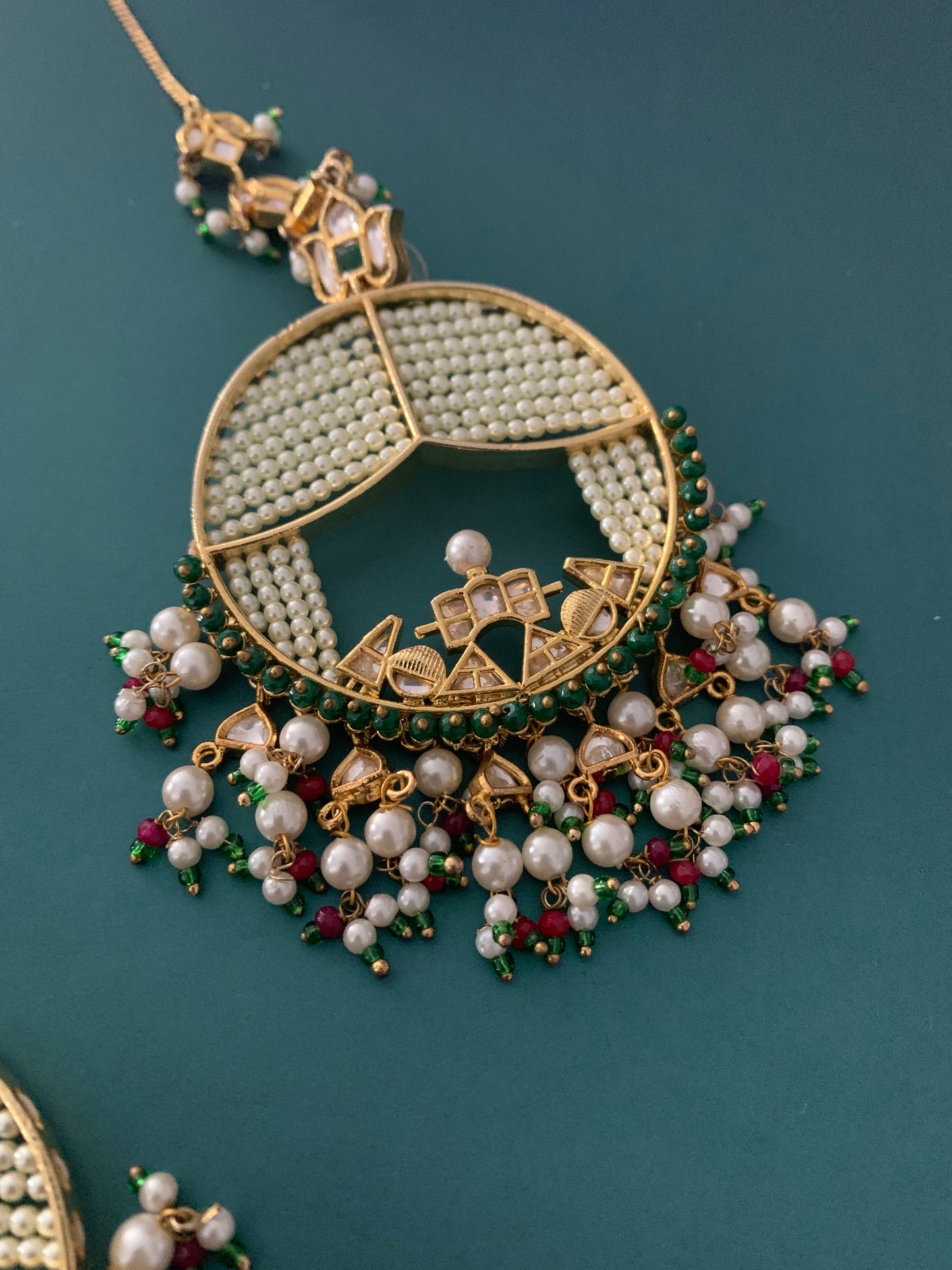 Sonam kapoor earring with sahare