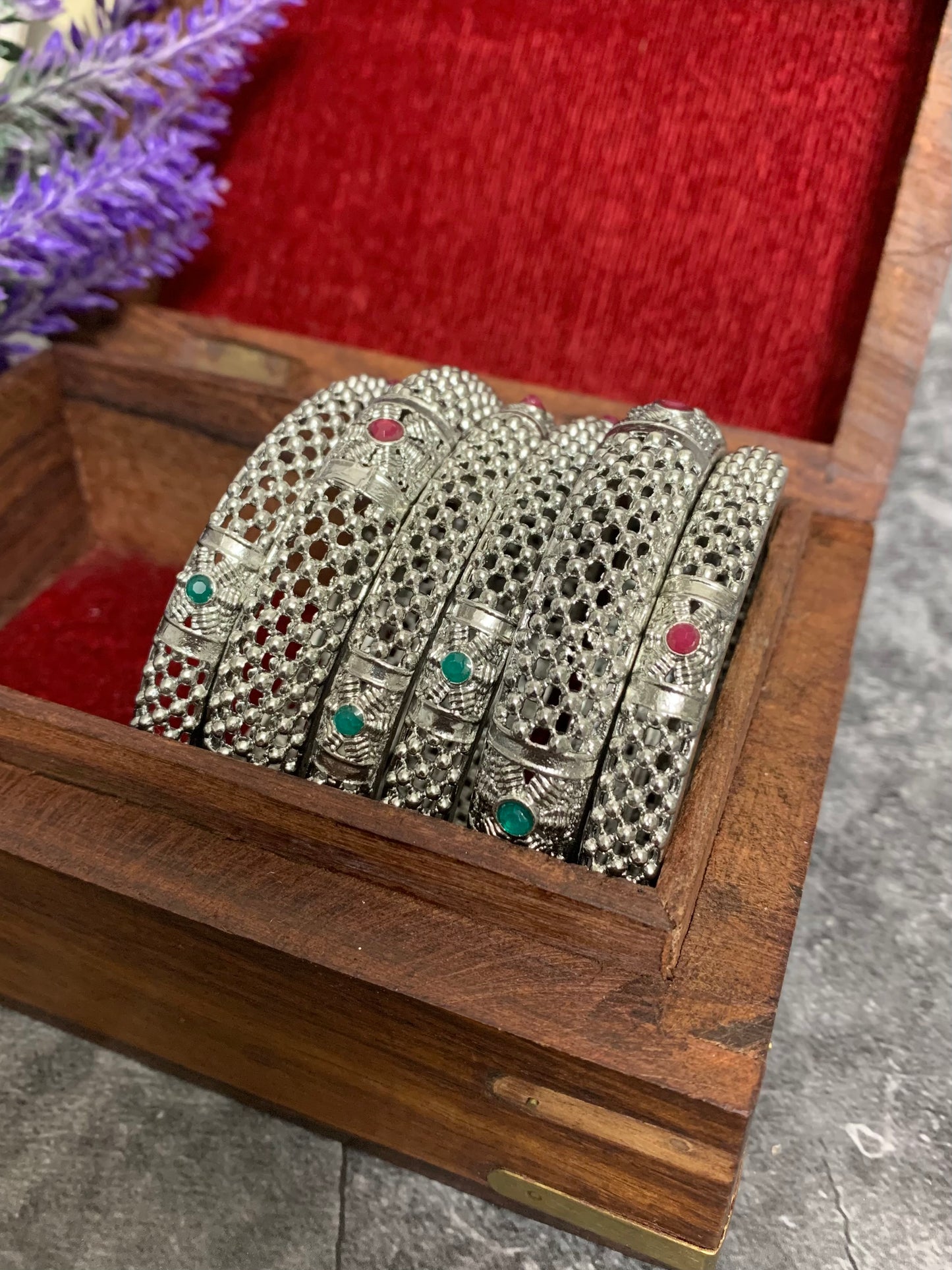 Amena silver bangle set