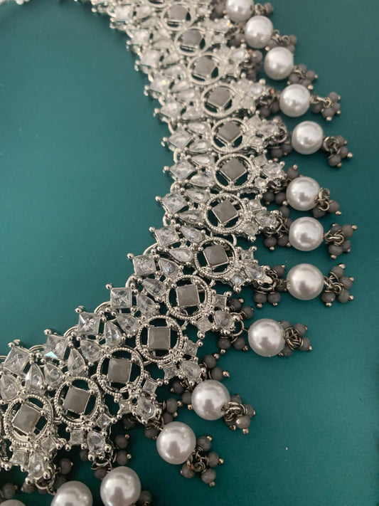 Silvya silver grey choker/ necklace polki