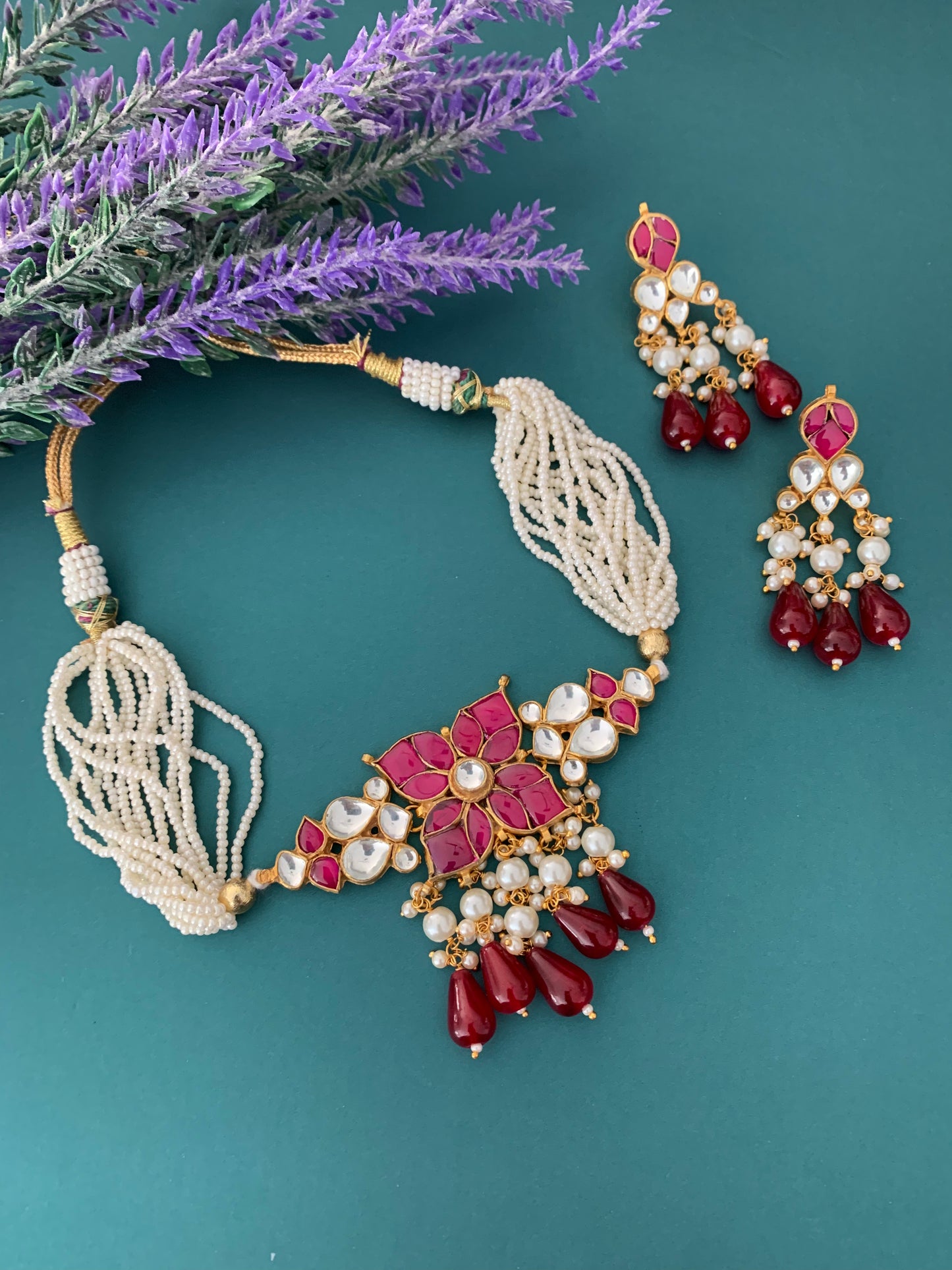 Pachi medium / small choker in ruby