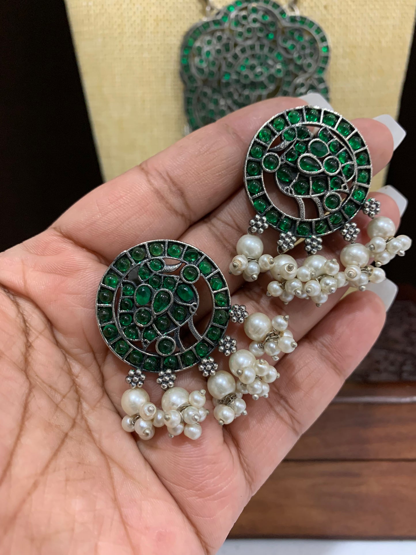 Emerald color oxi pendant