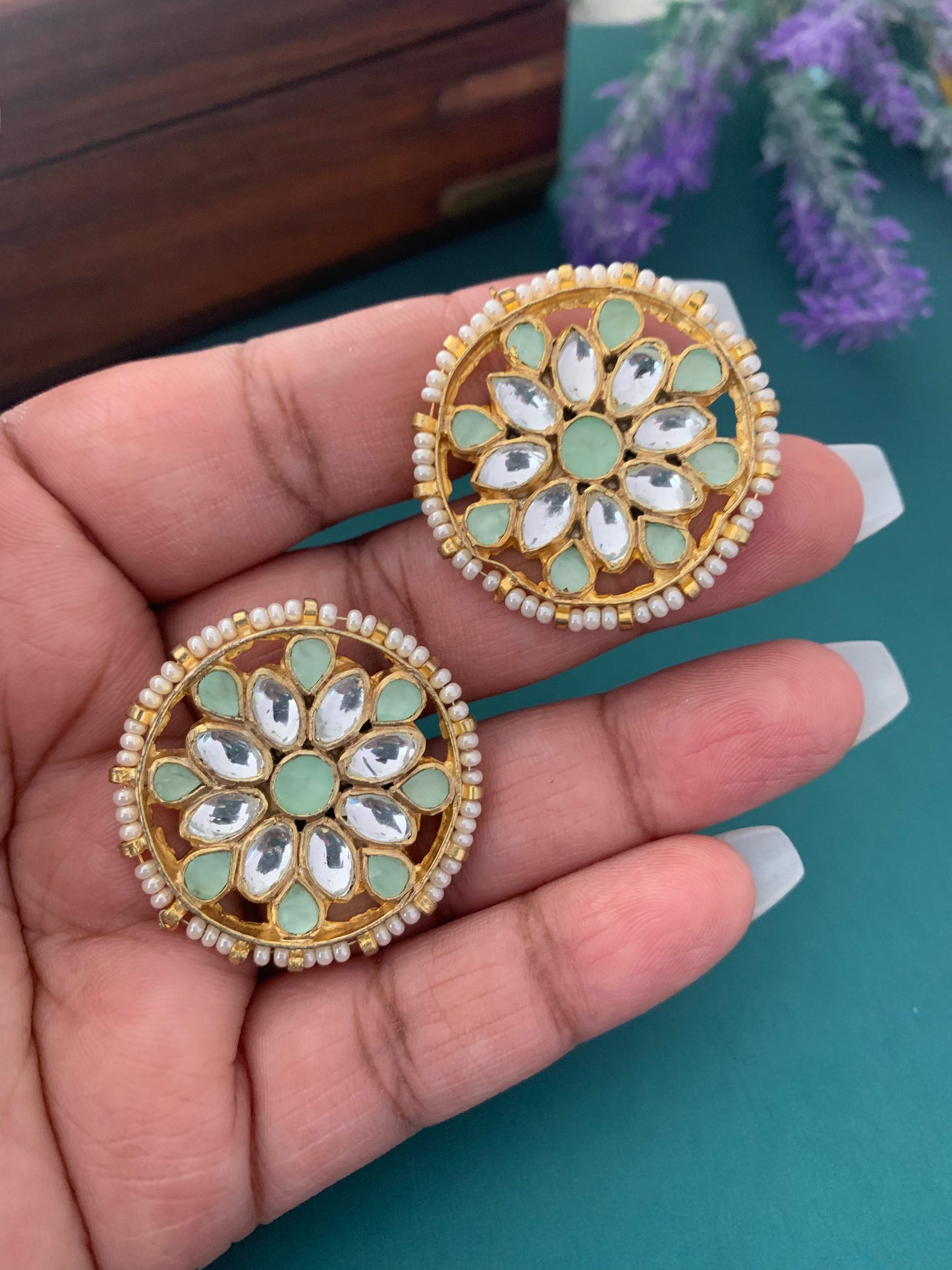 Pachi kundan studs mint