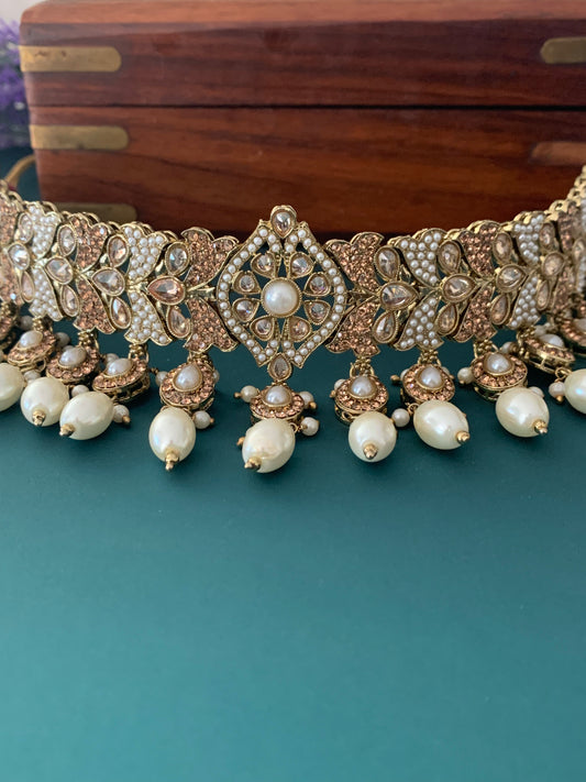 Tazin polki choker in Clear stone