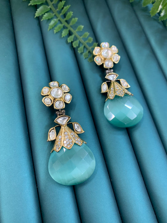 Gianna kundan stud / tops/ earring