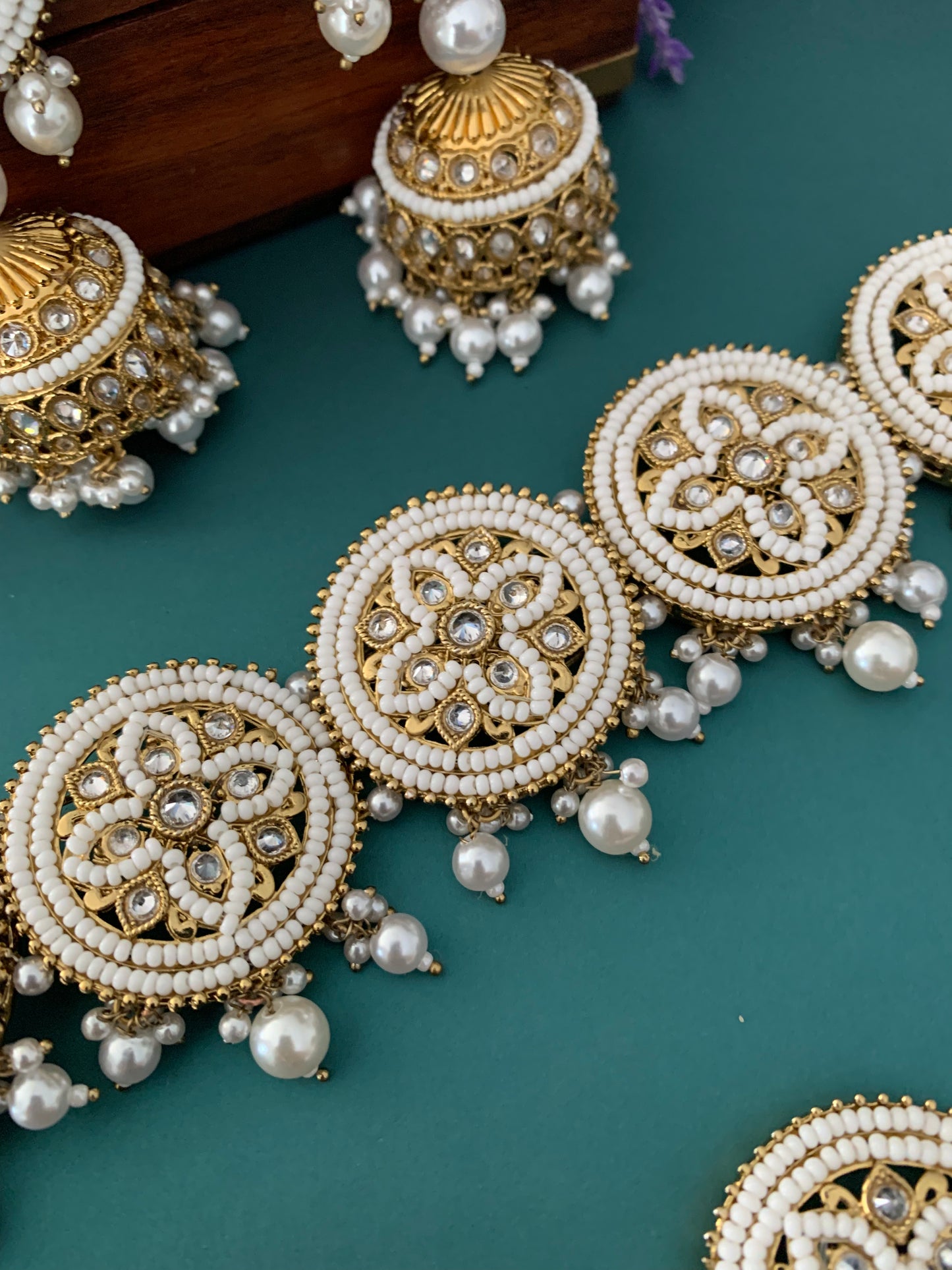 Reverse polki choker Kiraan white pearl