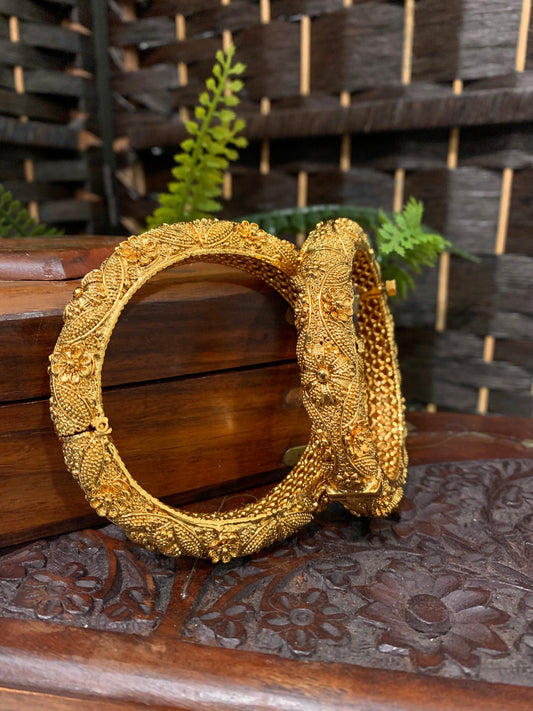 Shaila temple style bangle