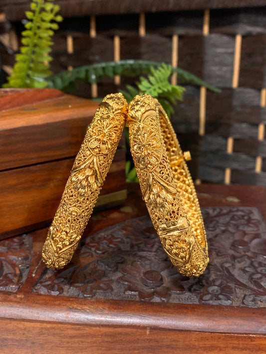 Sapna temple style bangle