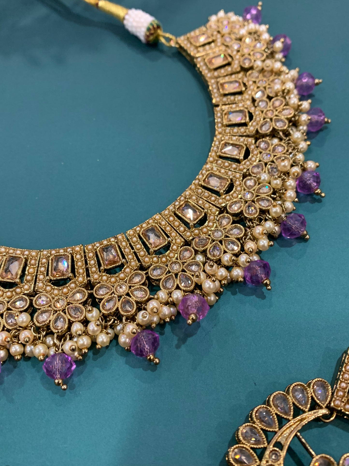 Anuska polki choker in light Purple