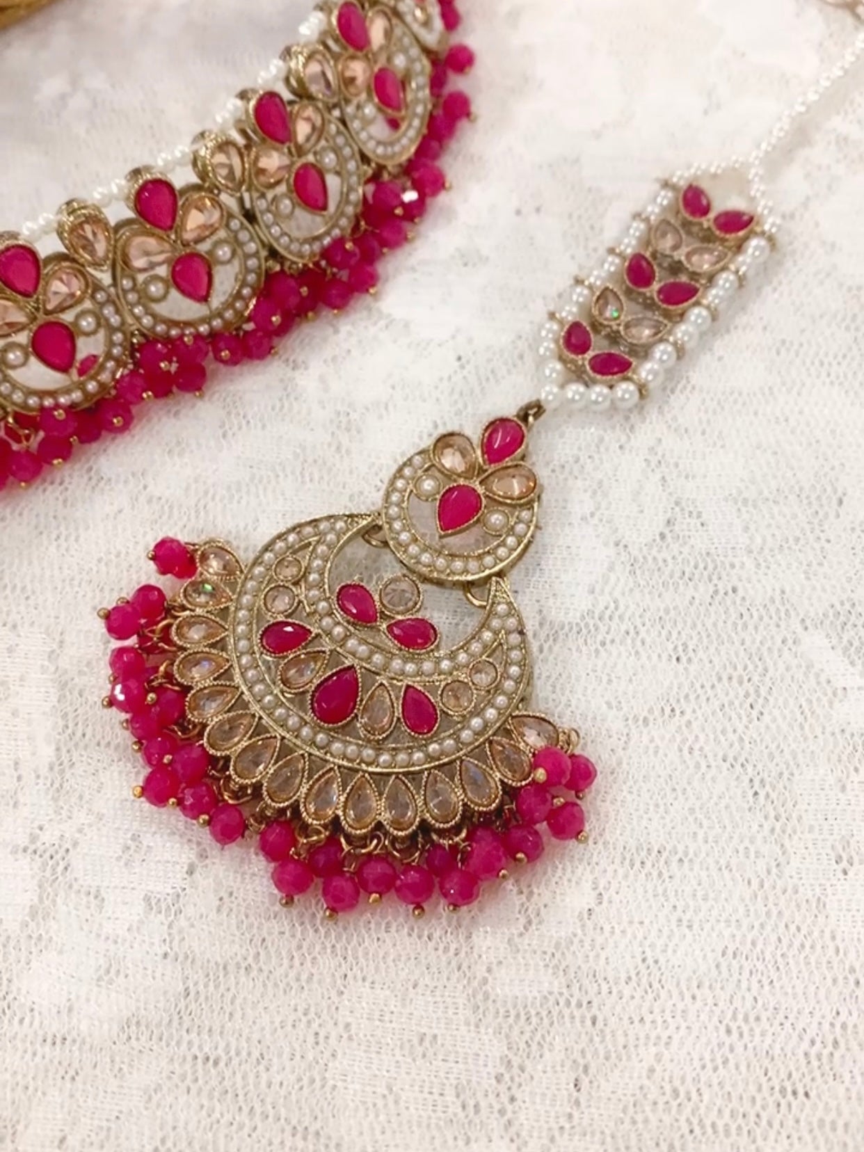 Azu polki necklace in magenta pink
