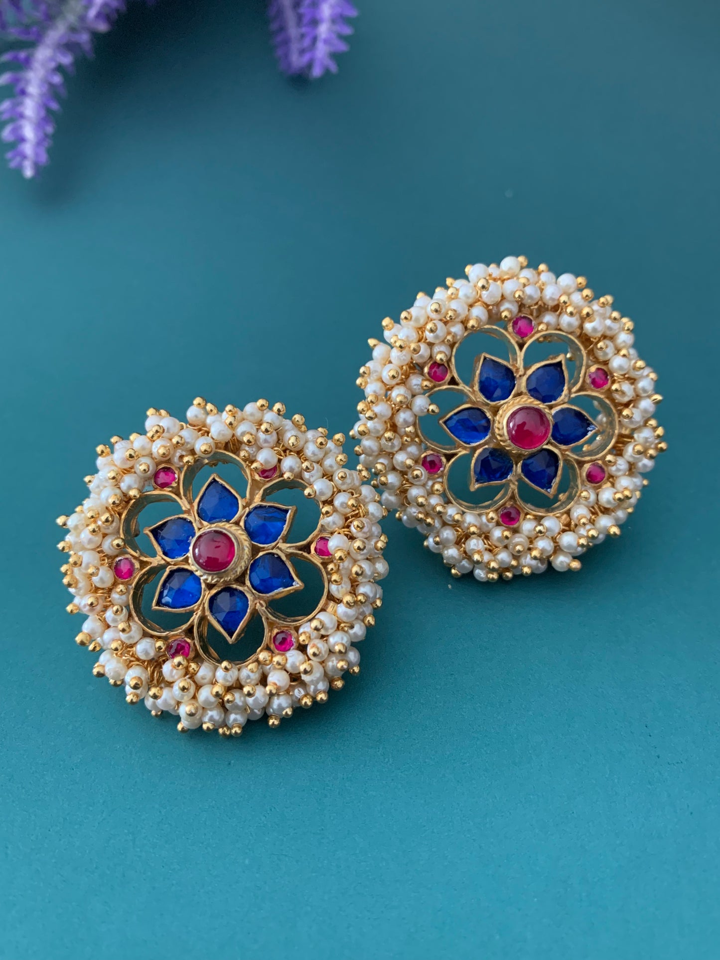 Pachi kundan studs Neela