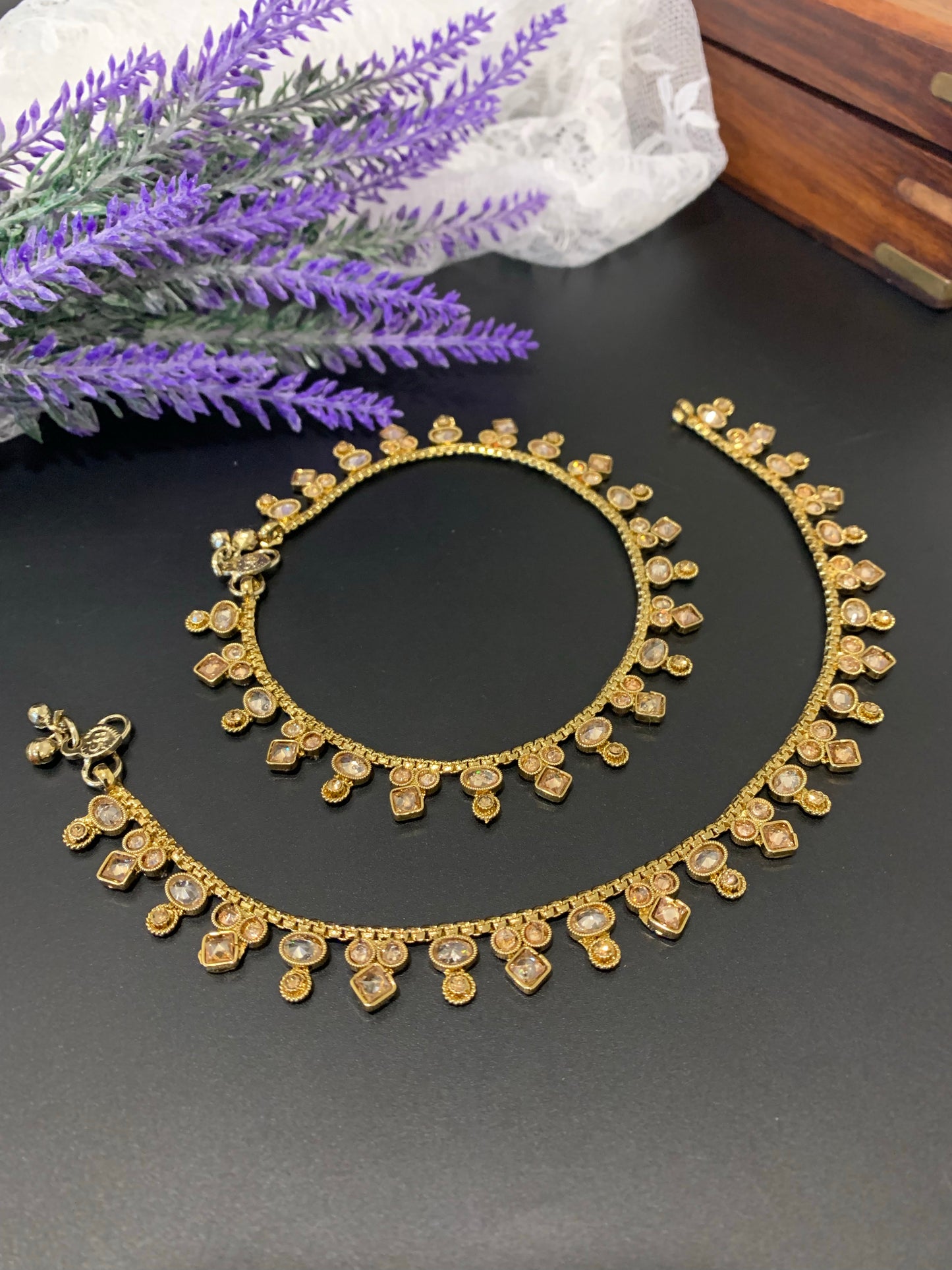 Antique Monalisa payal