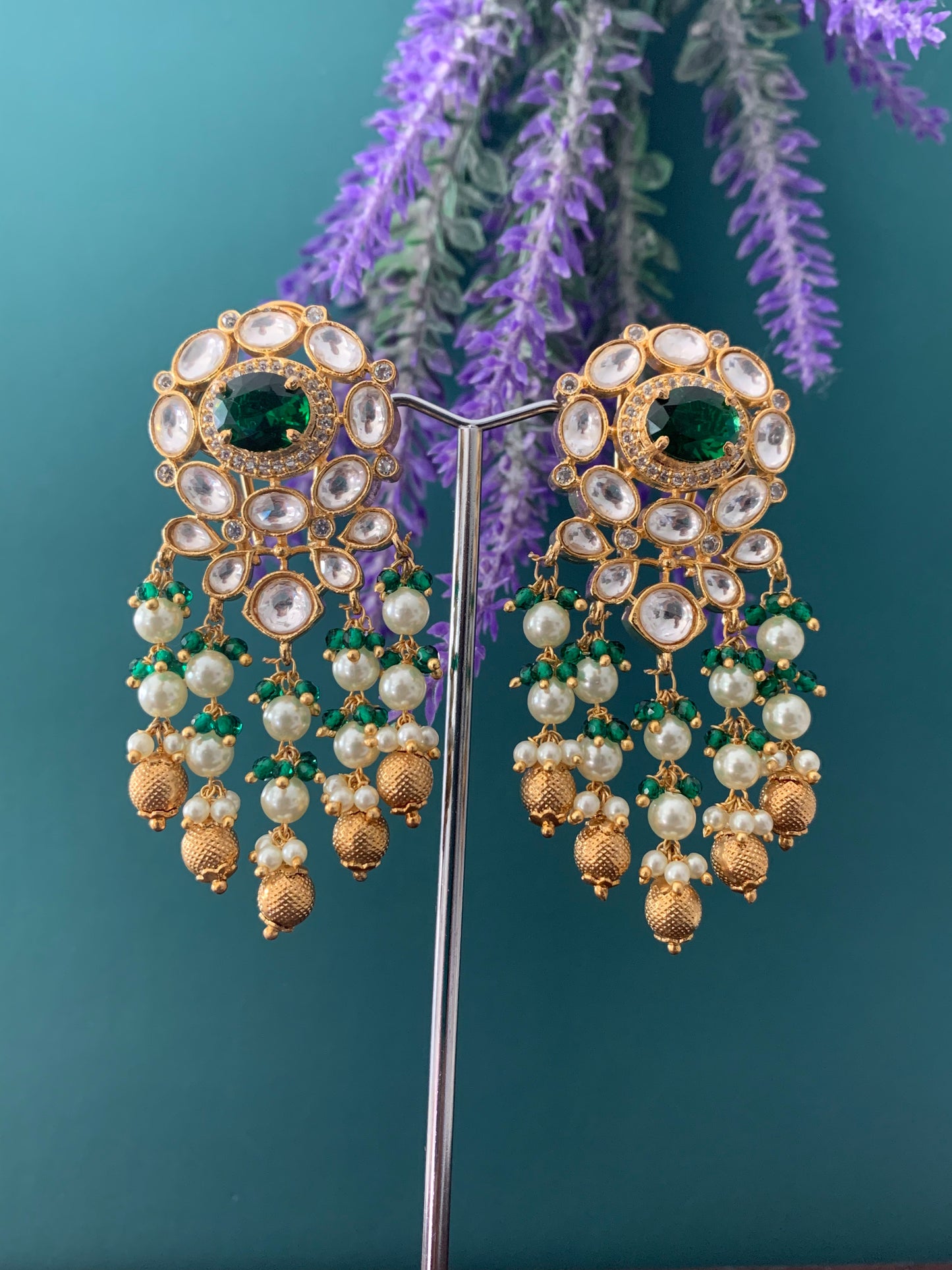 Naila Kundan stud earring emerald green