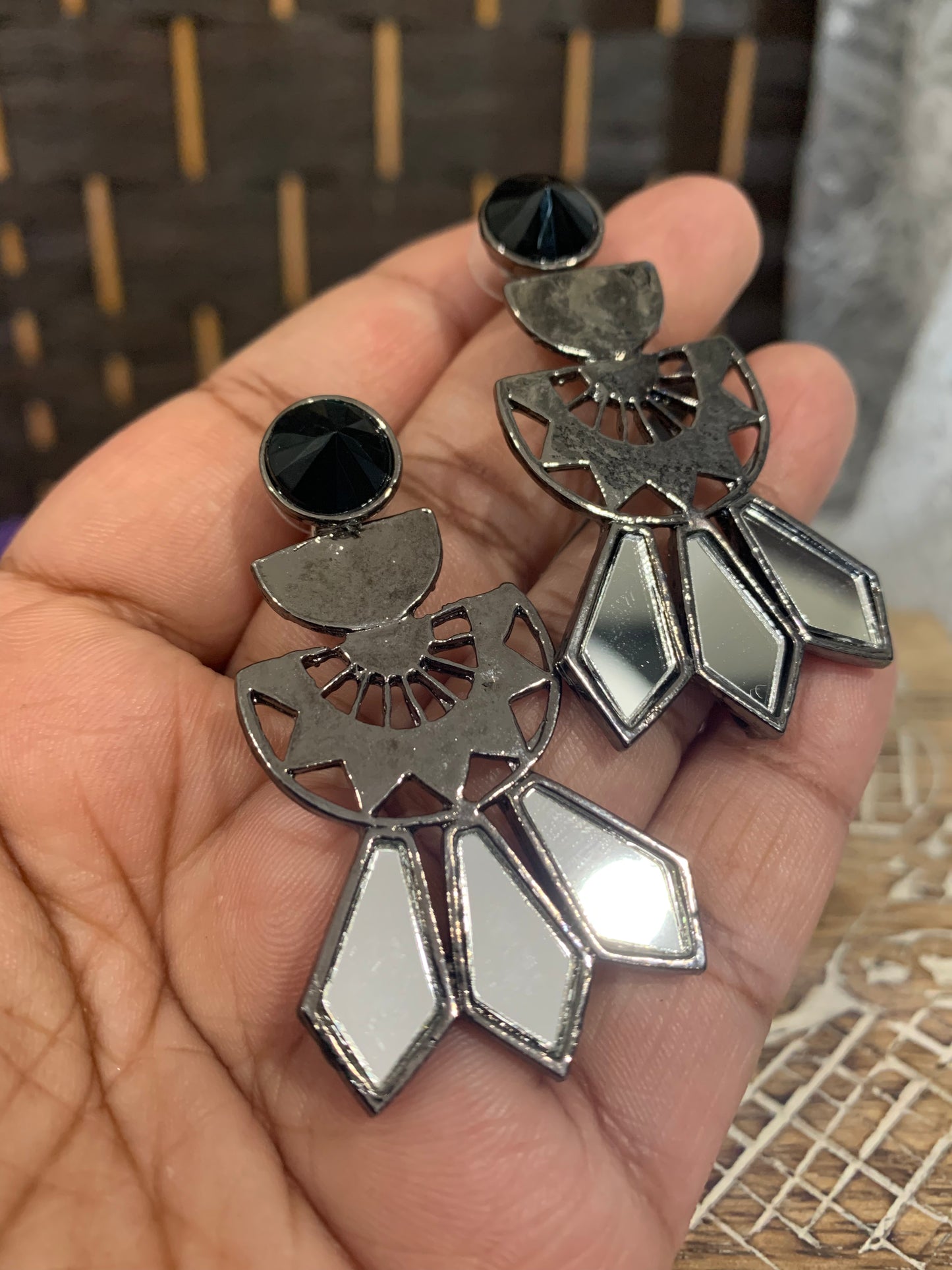 Black mirror oxi earring/Black metal