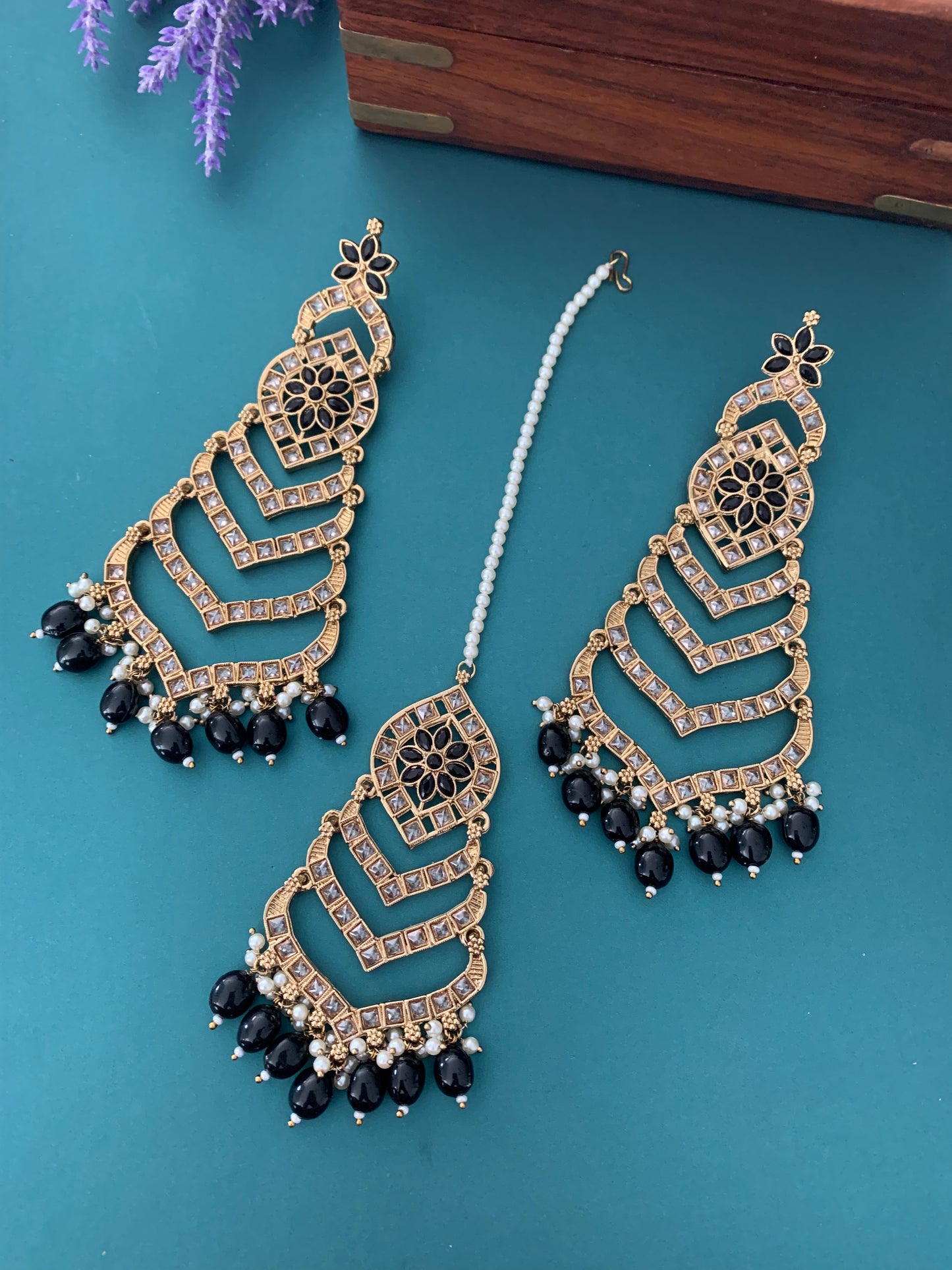 Medium to oversize polki earring tikka set