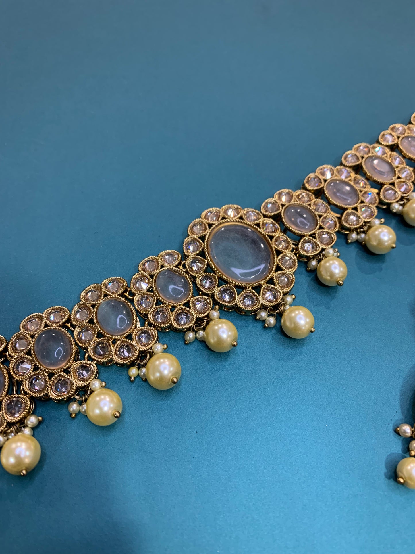 Pawan polki choker in Clear stone