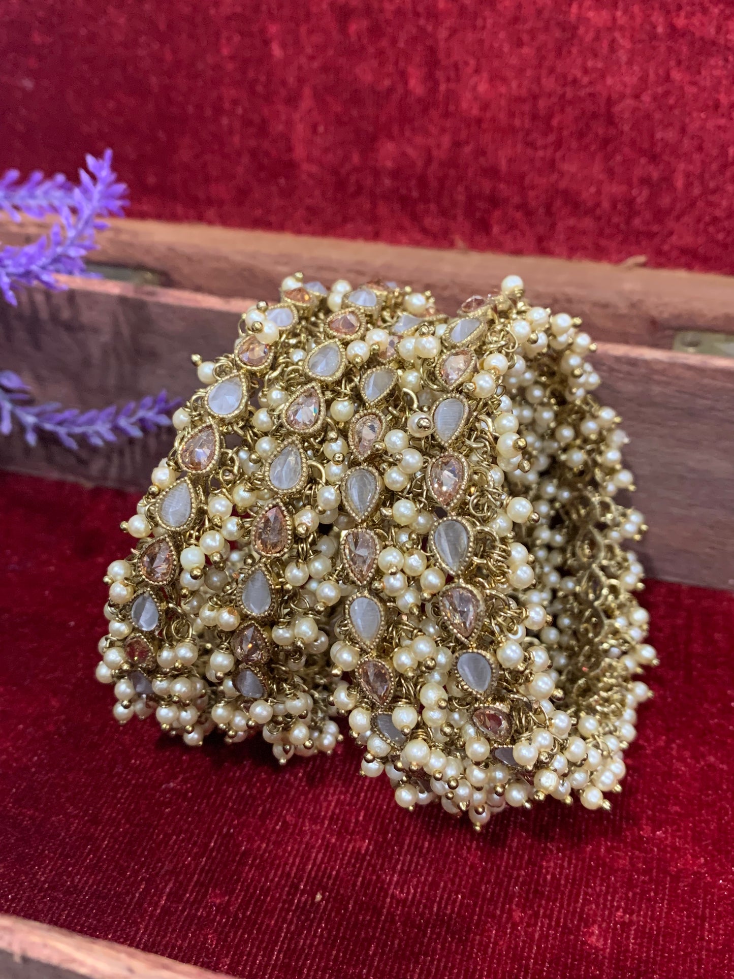 Polki bangle mannat in grey white