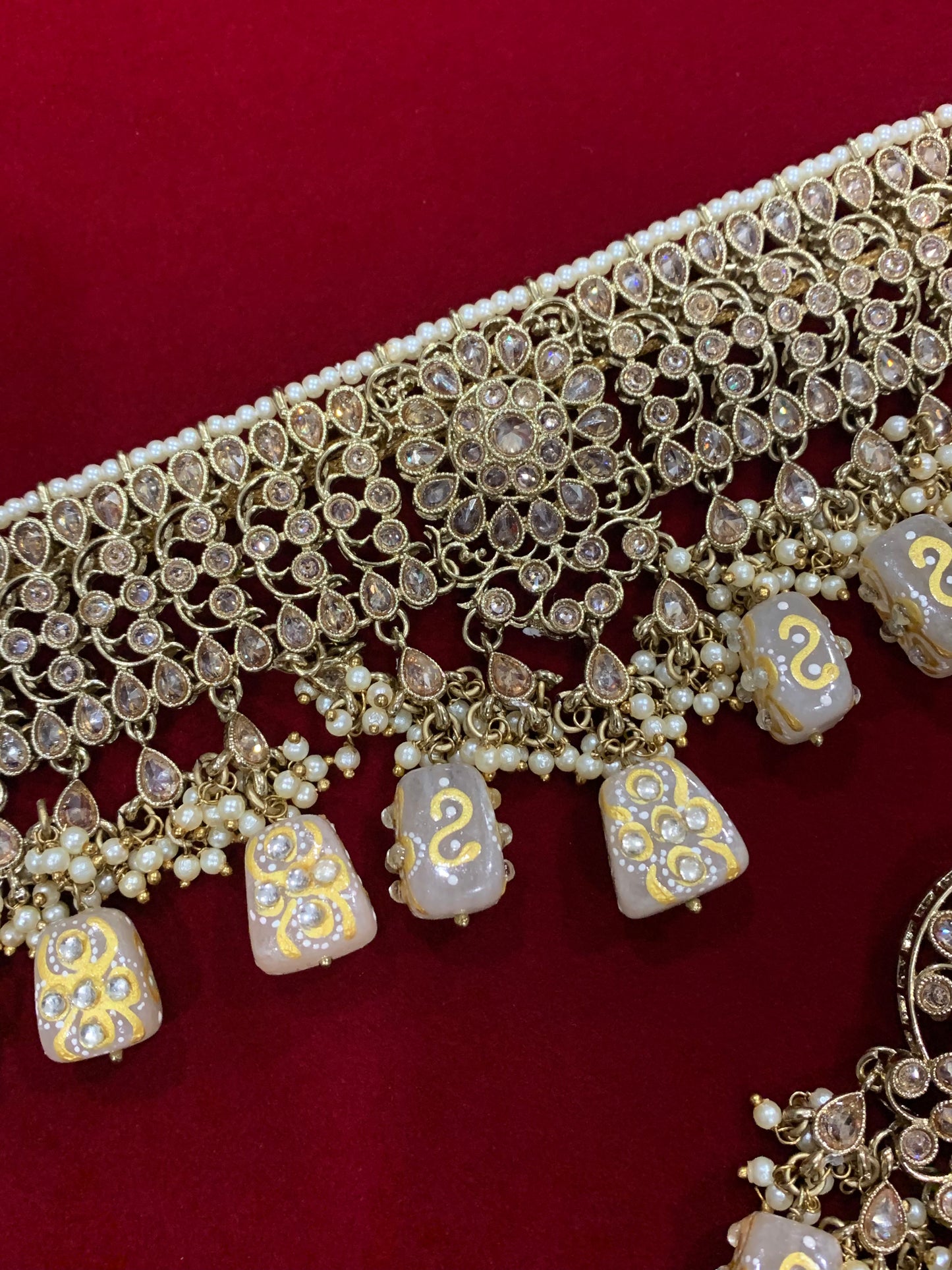 Reverse polki choker tuli