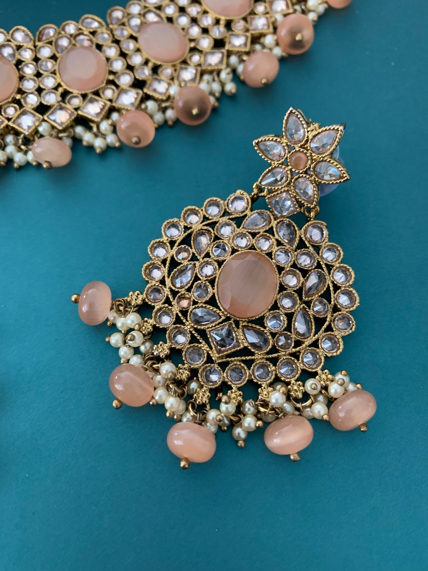 Polki necklace /choker Rose in nude peach