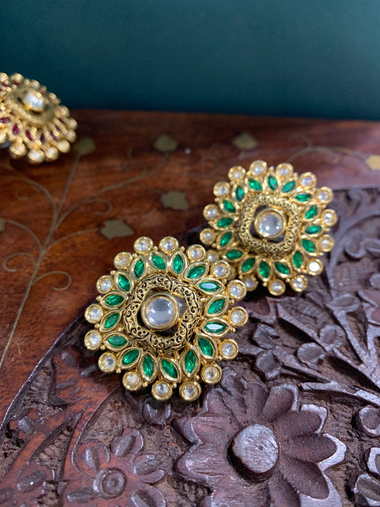 Kundan stud earring