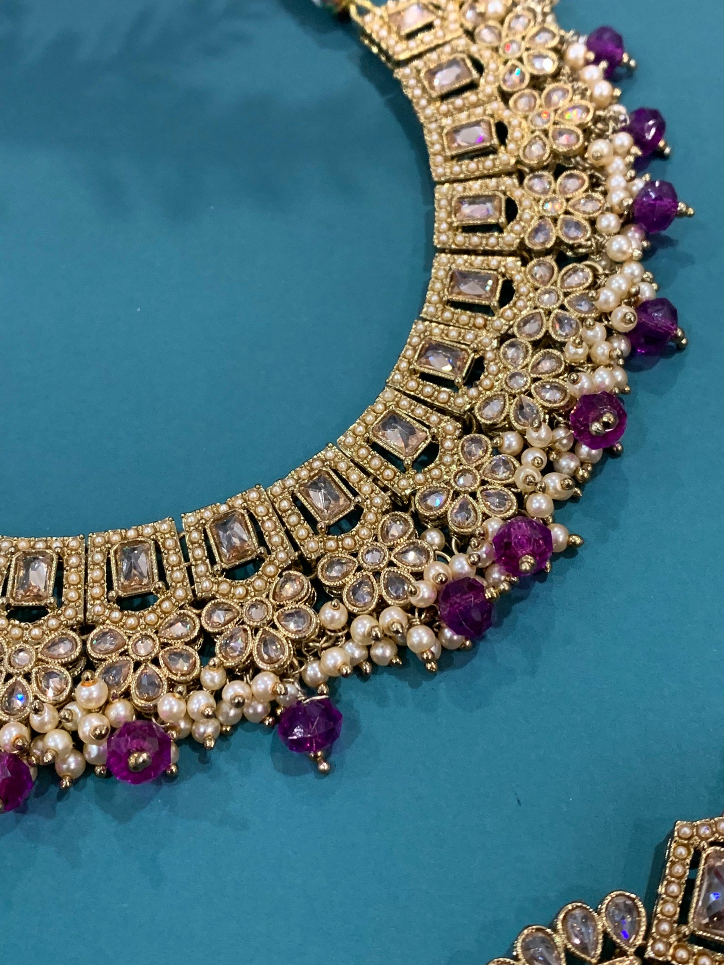 Anuska polki choker in dark Purple