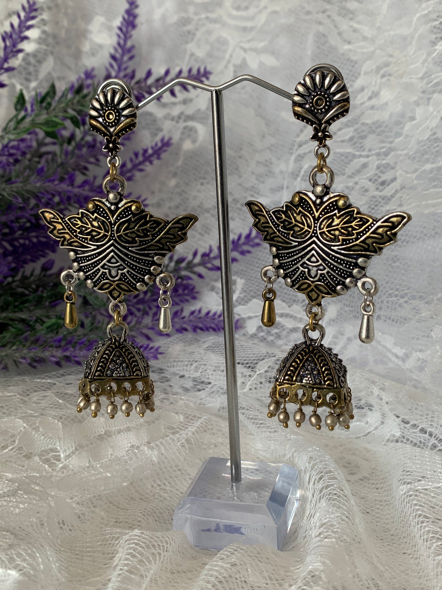 Dual shade metal oxi jhumki earring