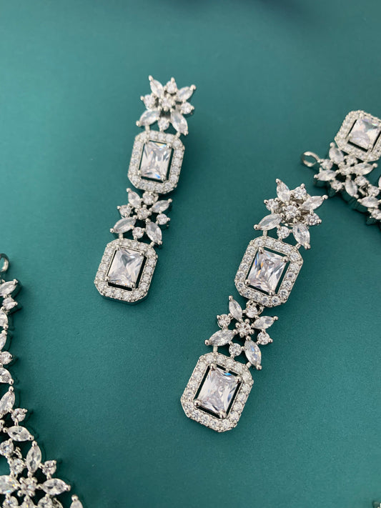 Shallu silver Ad necklace