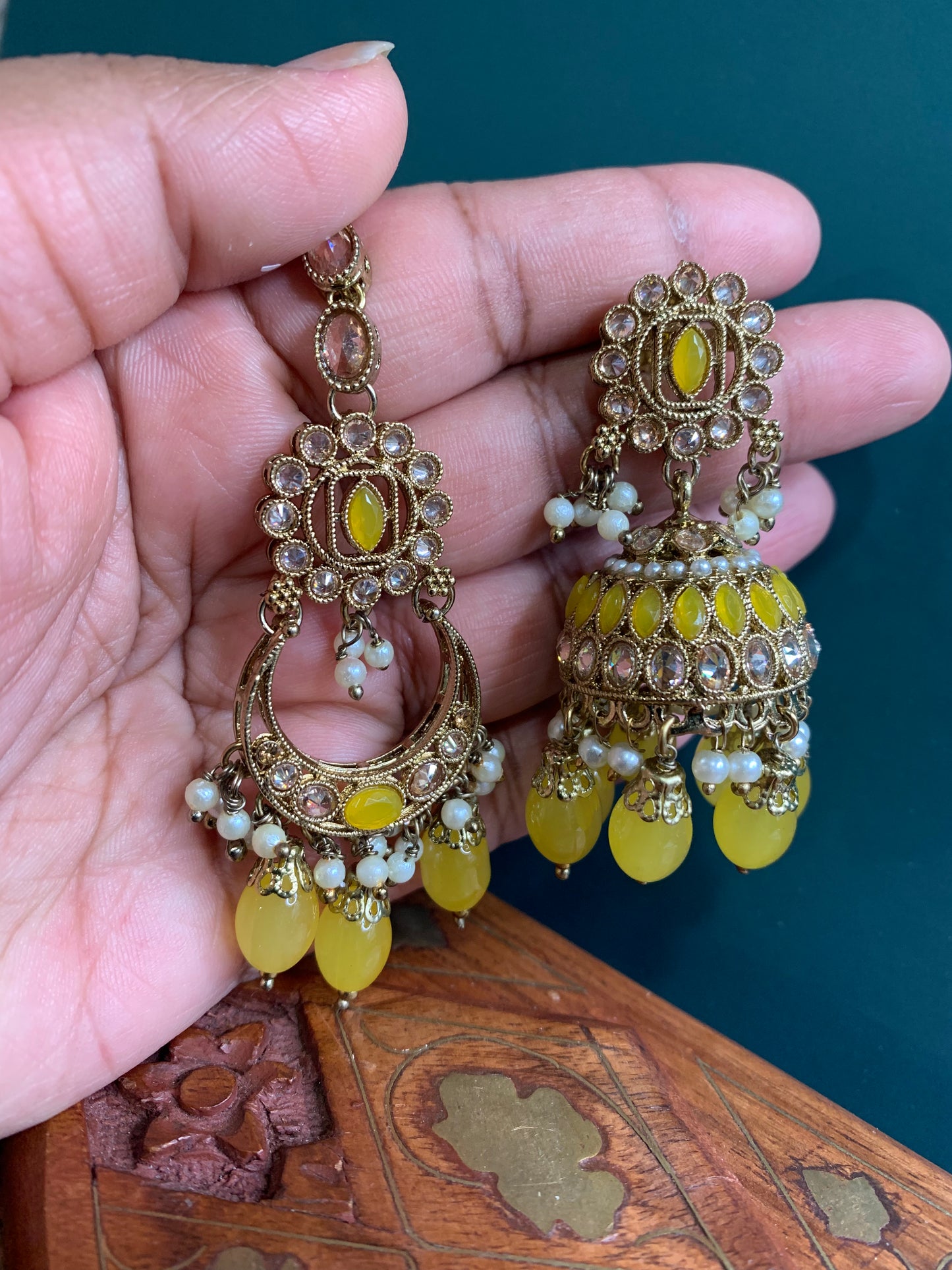 Tanzi polki necklace in Yellow