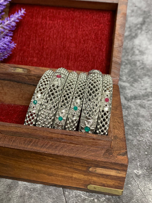 Amena silver bangle set