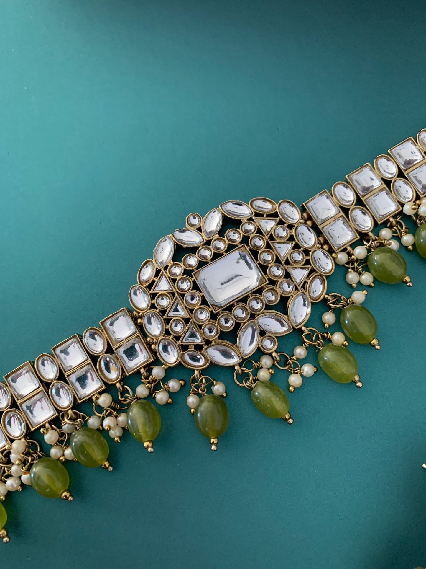 Sadiya kundan choker set in mahendi green