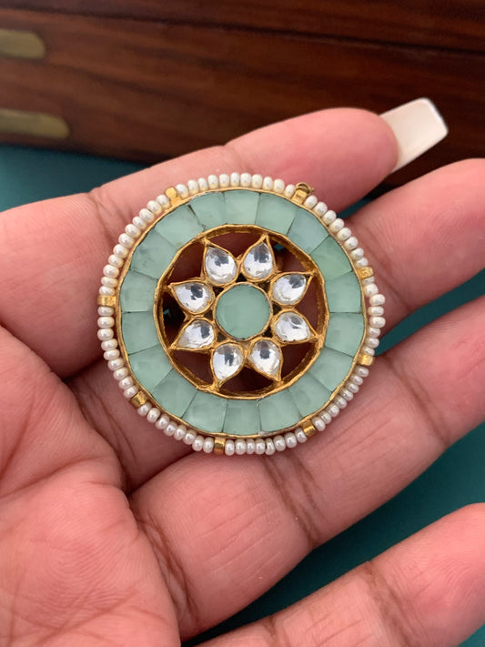 Kriti pachi kundan ring mint