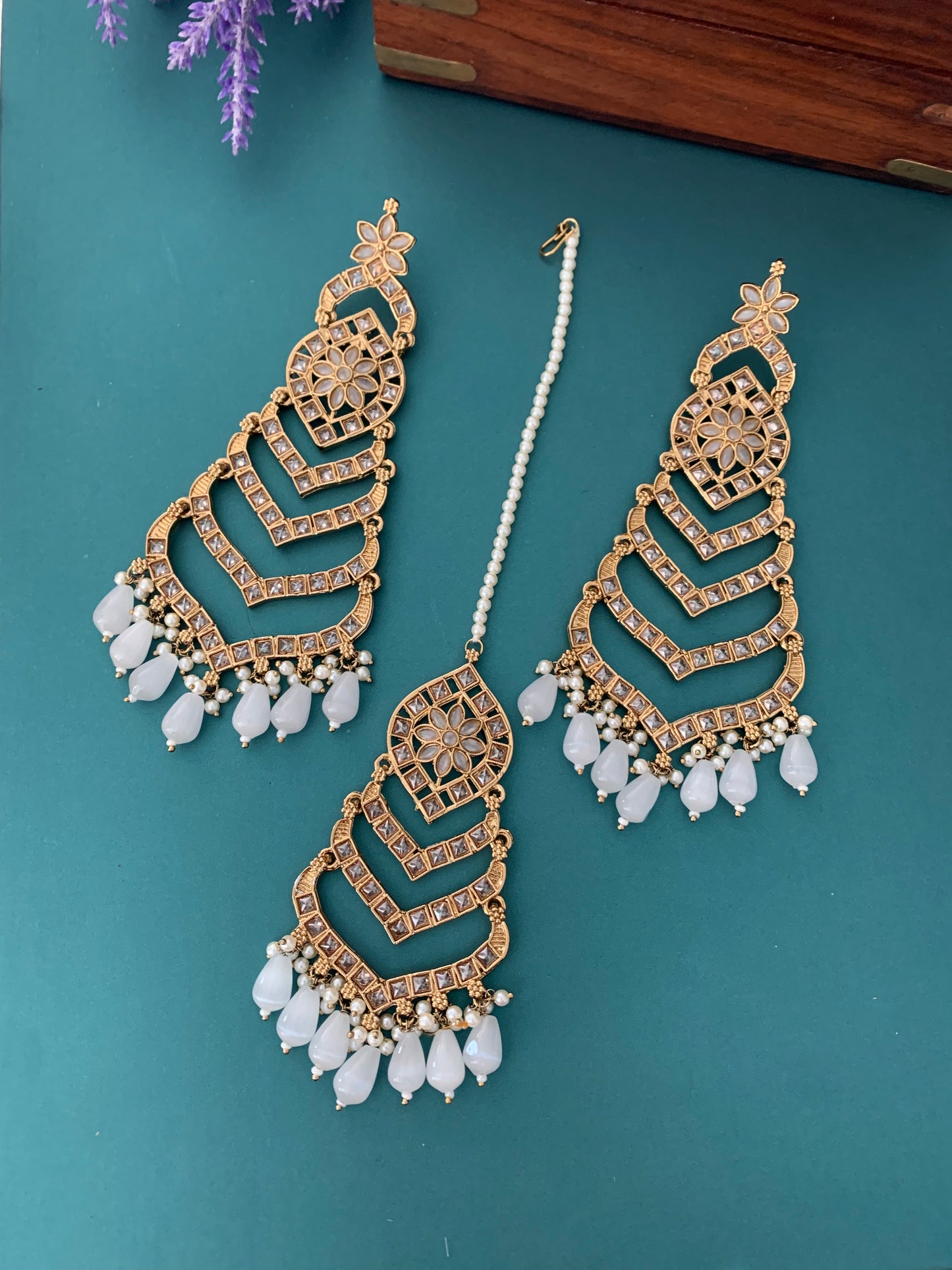 Medium to oversize polki earring tikka set