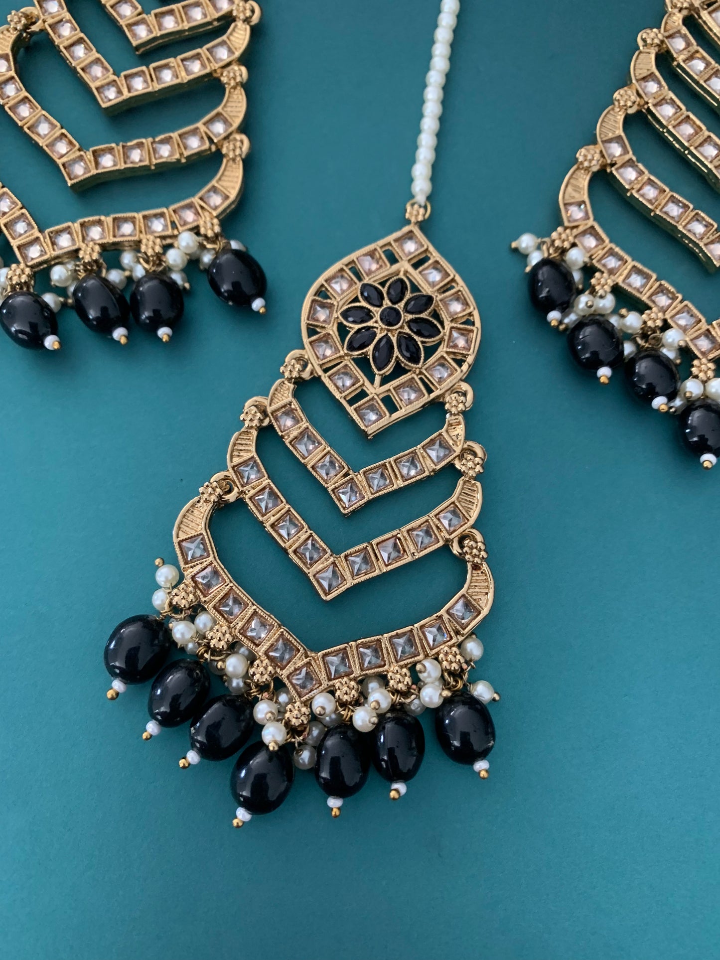 Medium to oversize polki earring tikka set