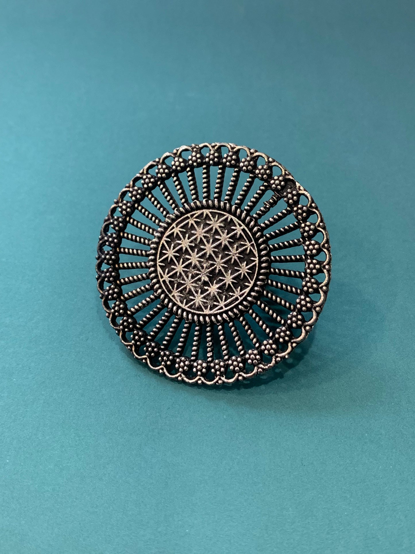 Black metal oxi ring