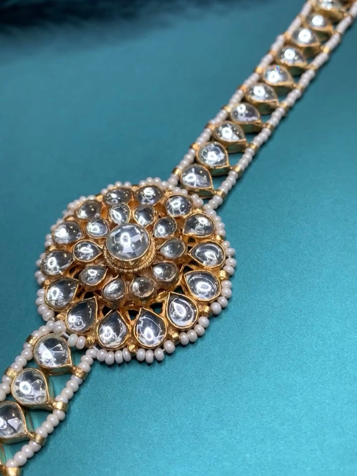 Headpiece/mathapatti/sheespatti: