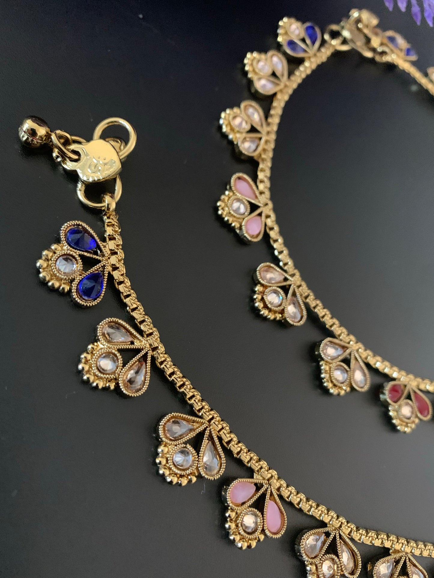 Antique Monalisa payal Bebo in Multi