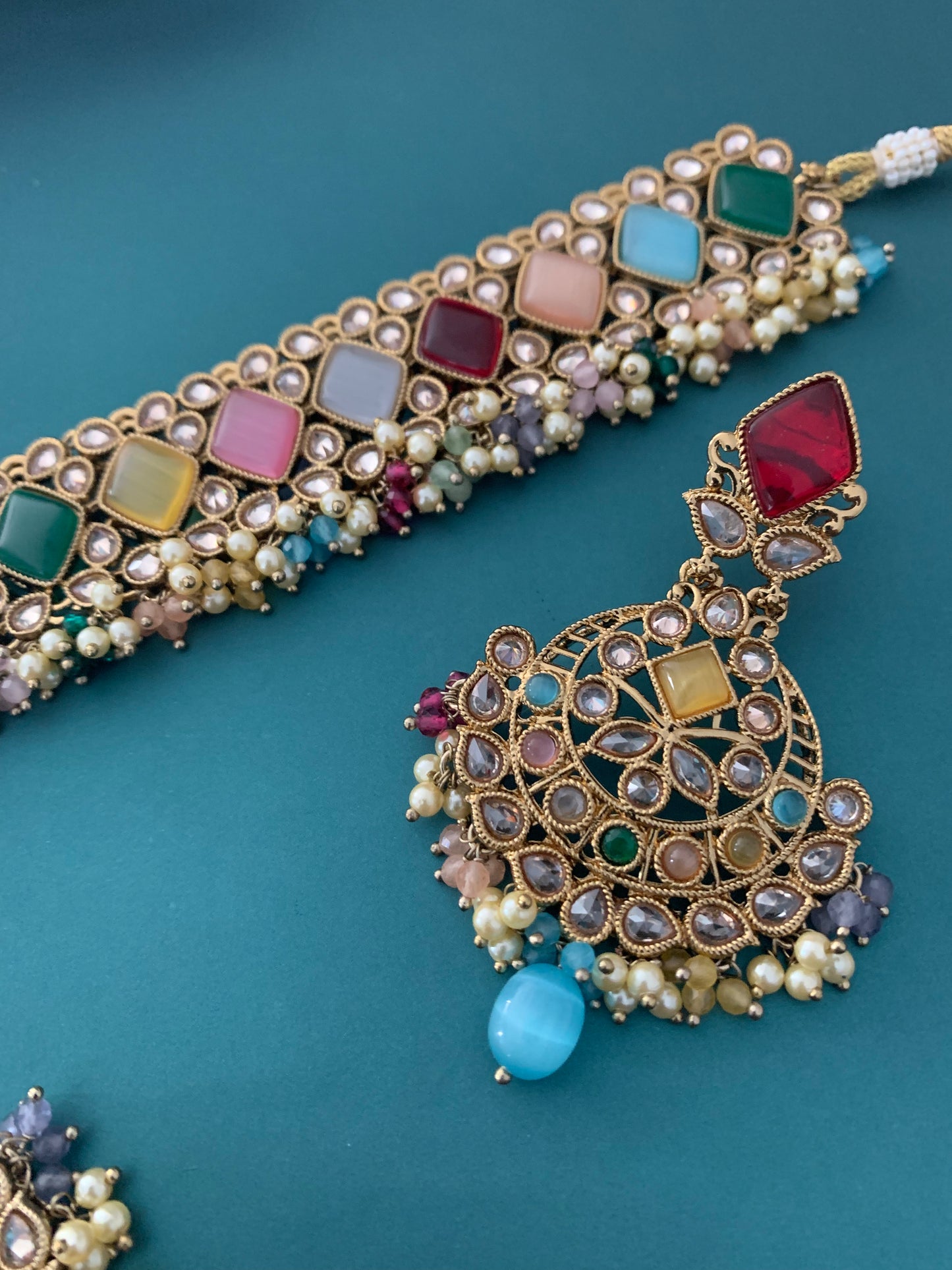 Nikki polki choker in multi