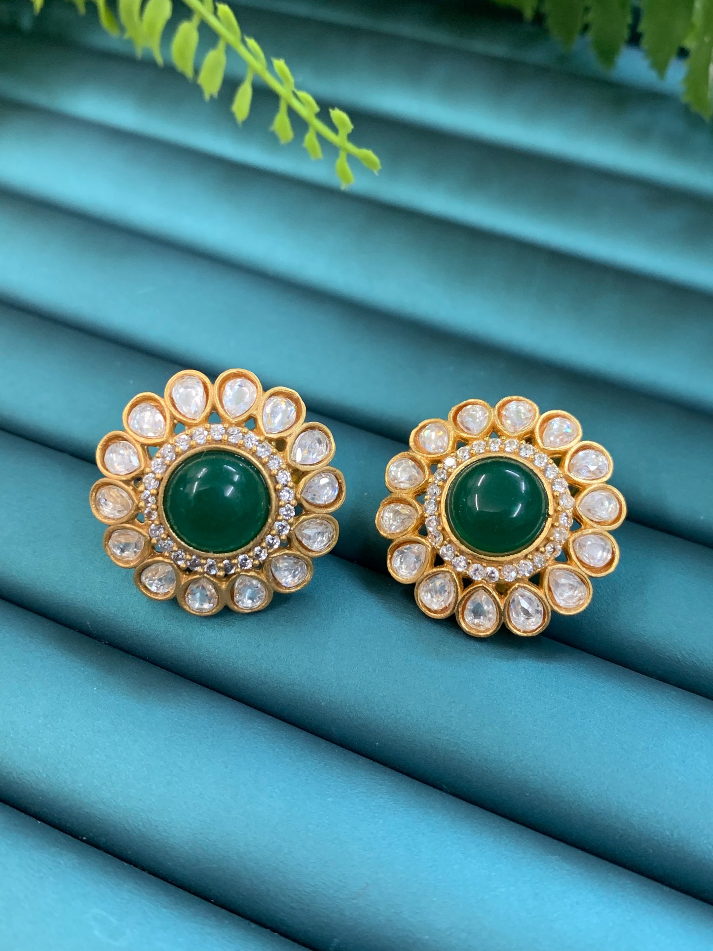 Holly kundan stud with AD lining