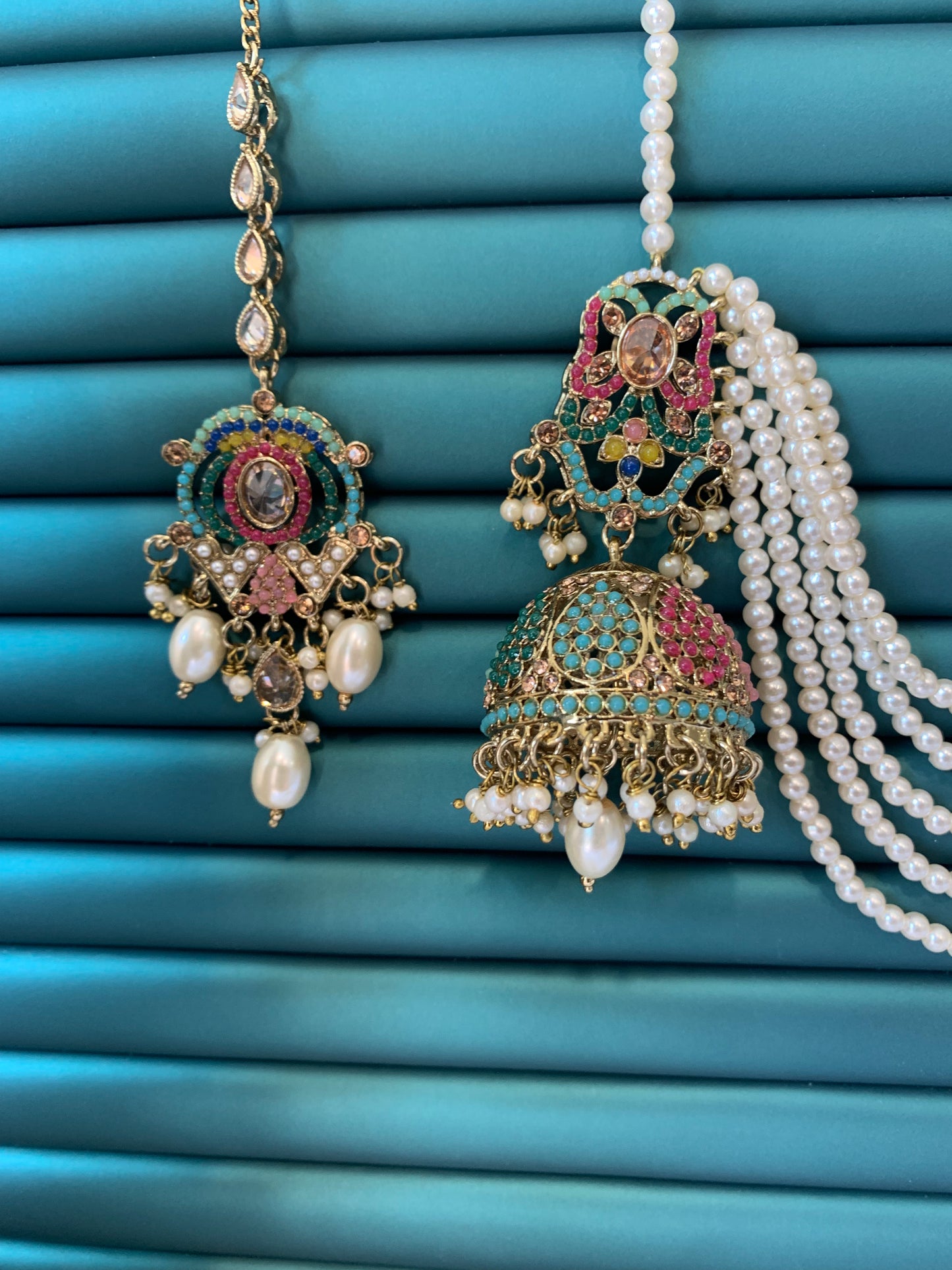 Charul necklace set in multi