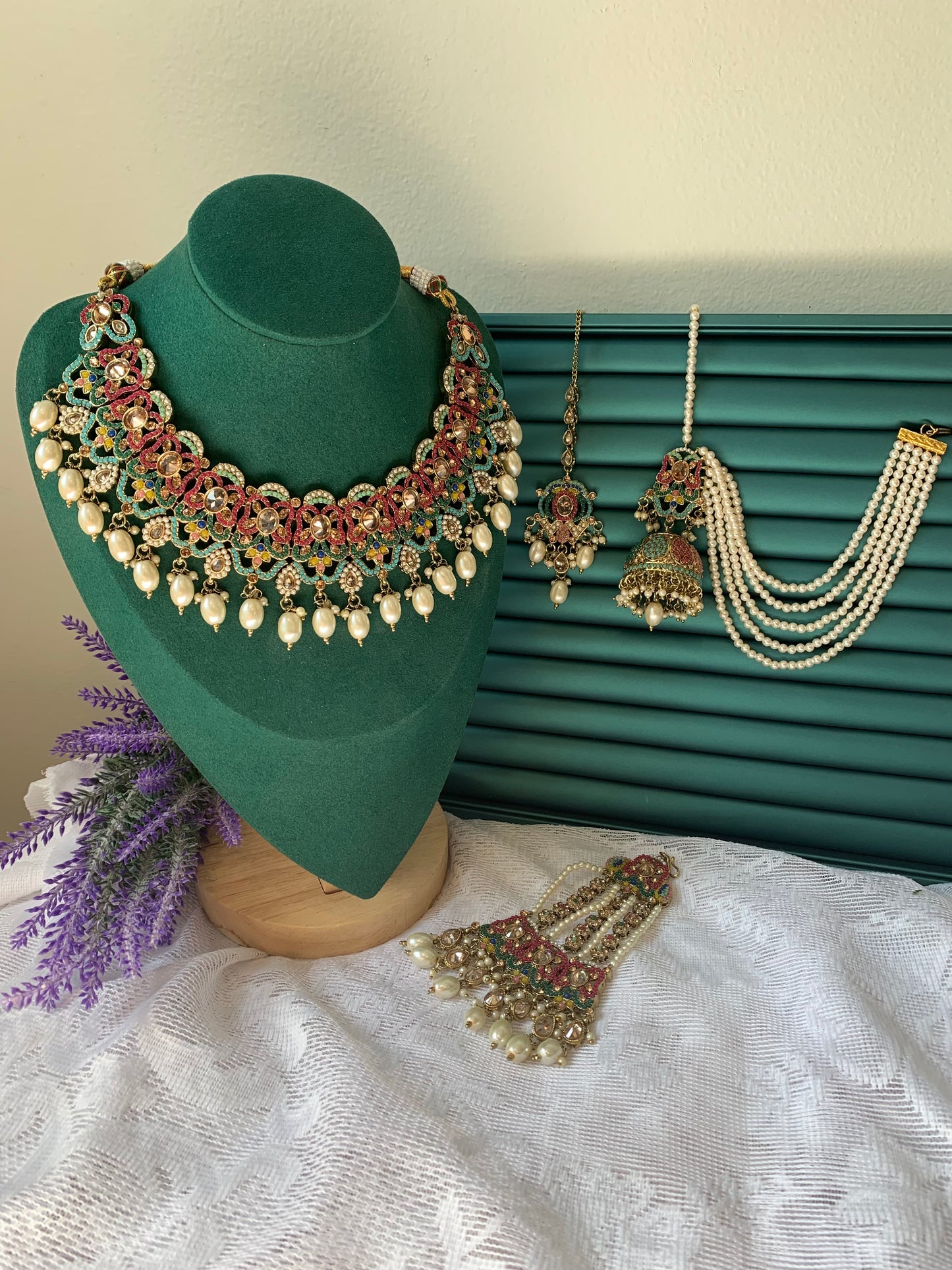 Charul necklace set in multi