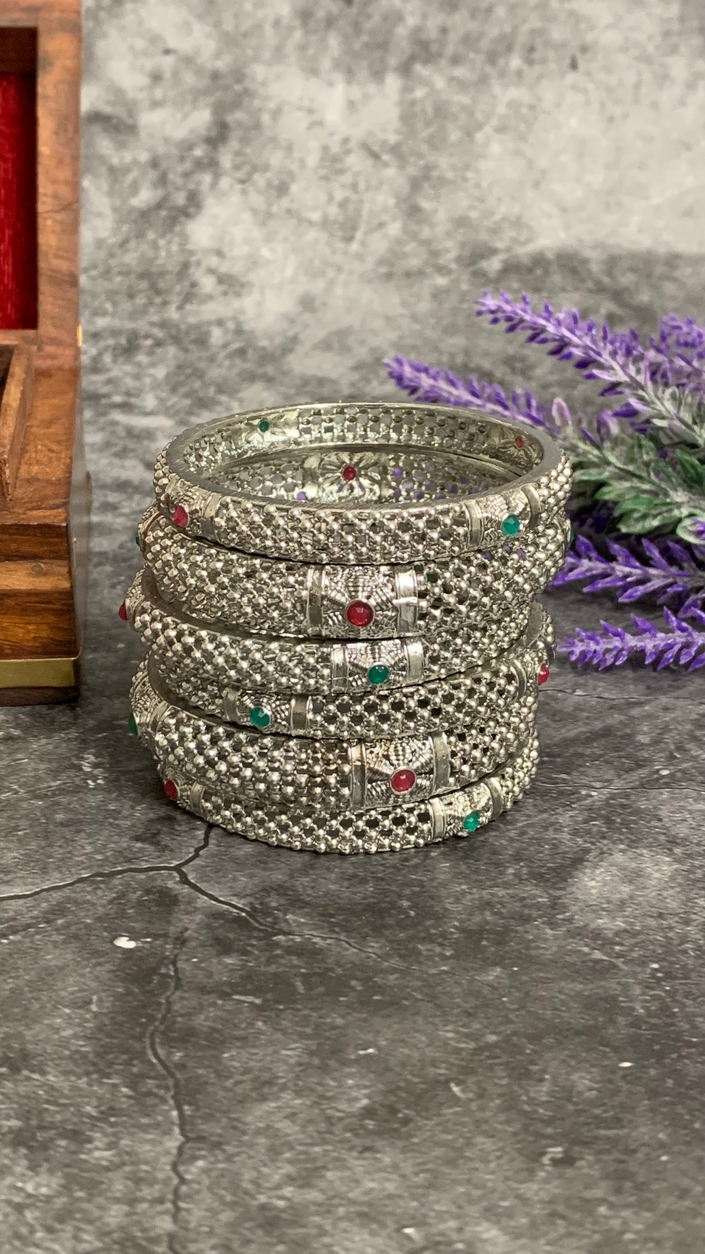 Amena silver bangle set