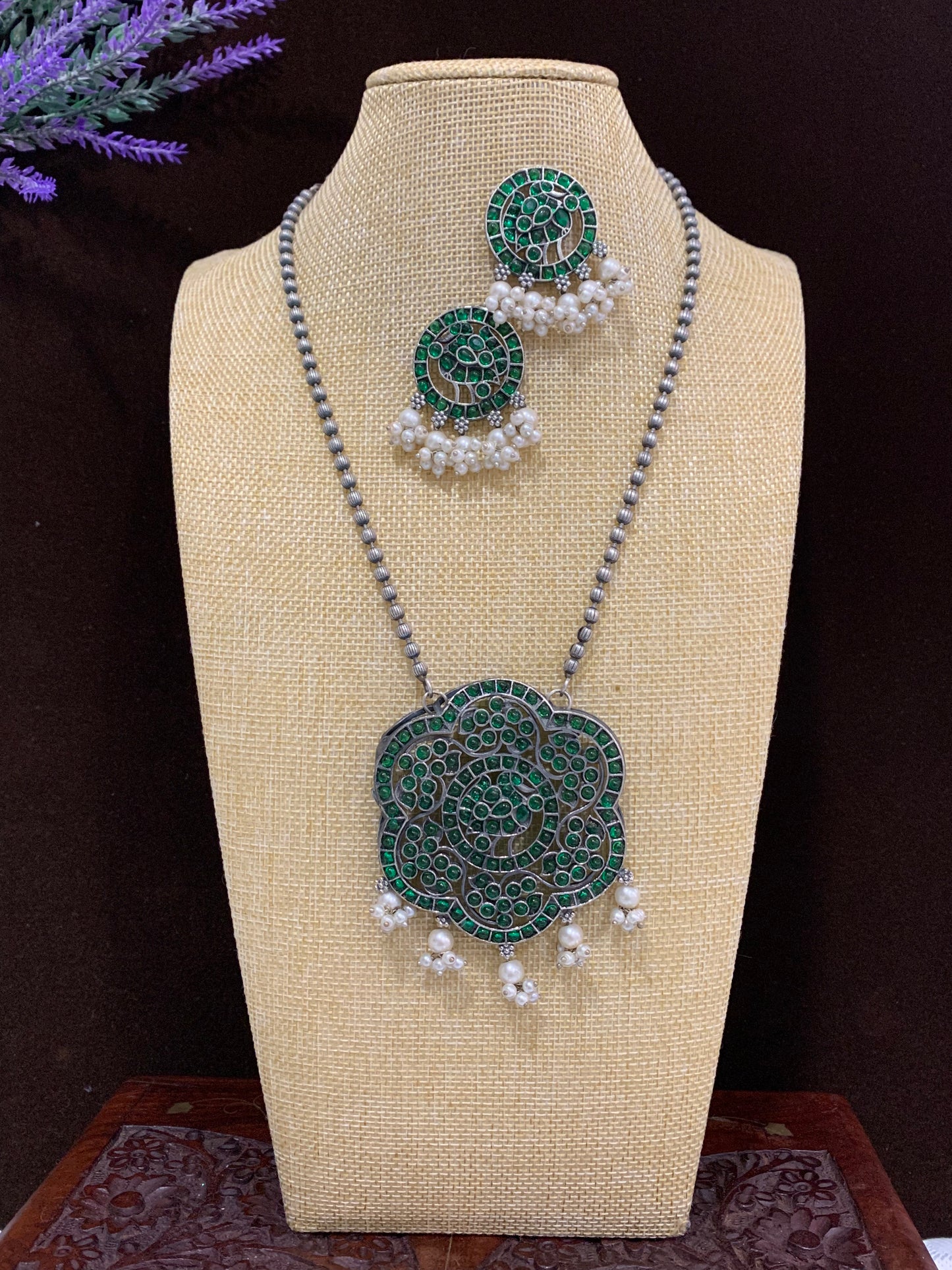 Emerald color oxi pendant