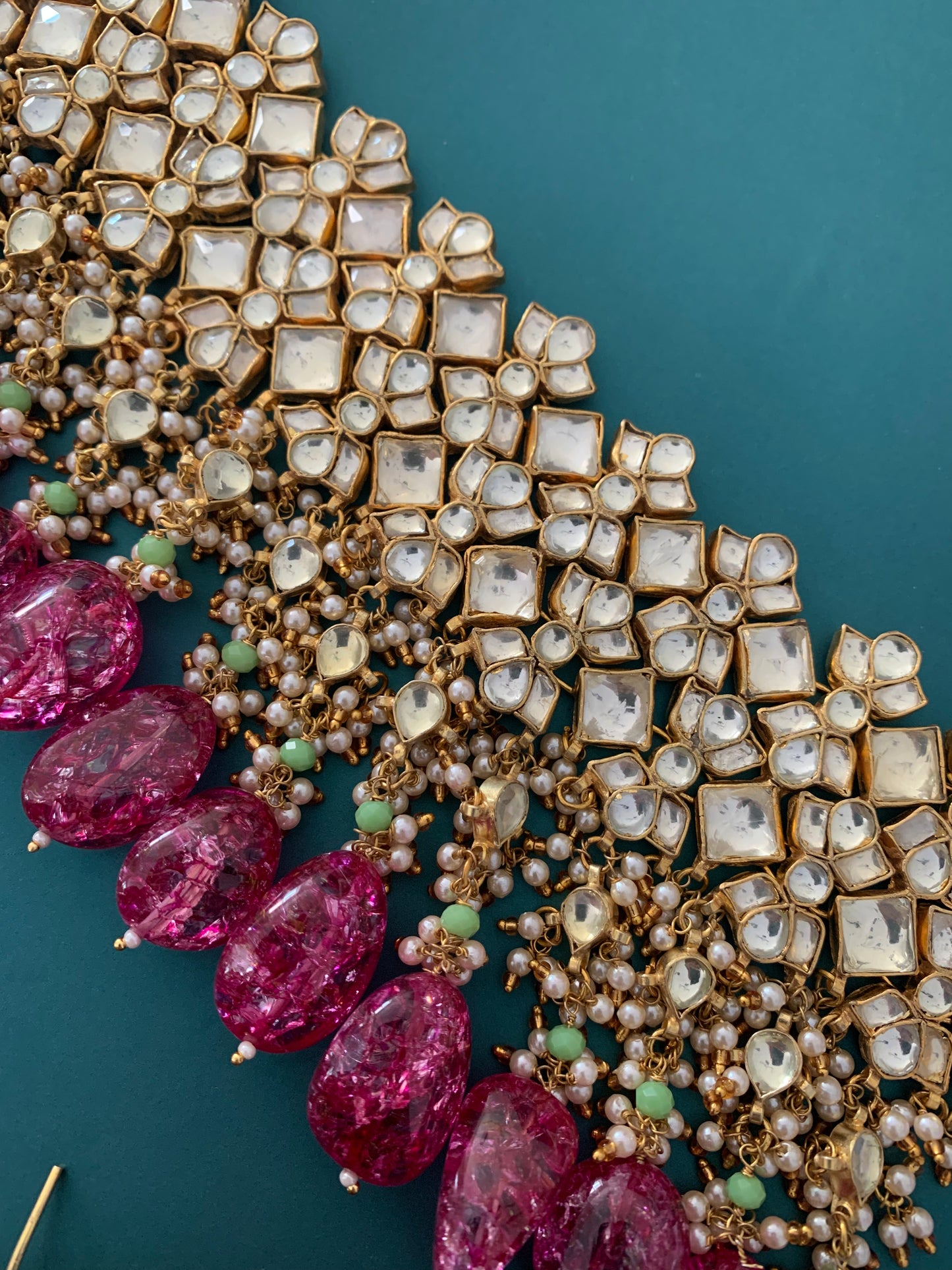 Binna pachi kundan choker set