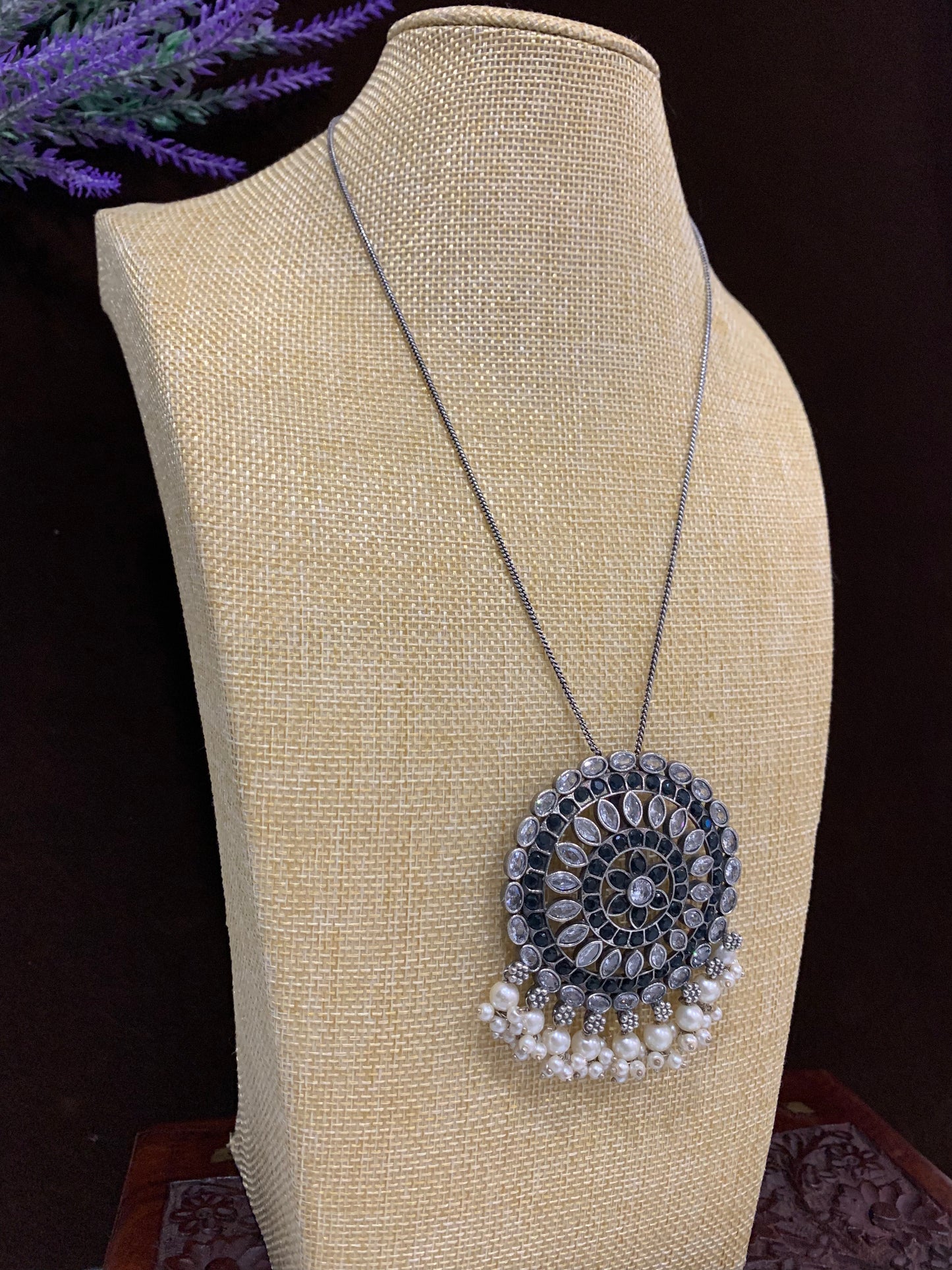 Black and white oxi pendant