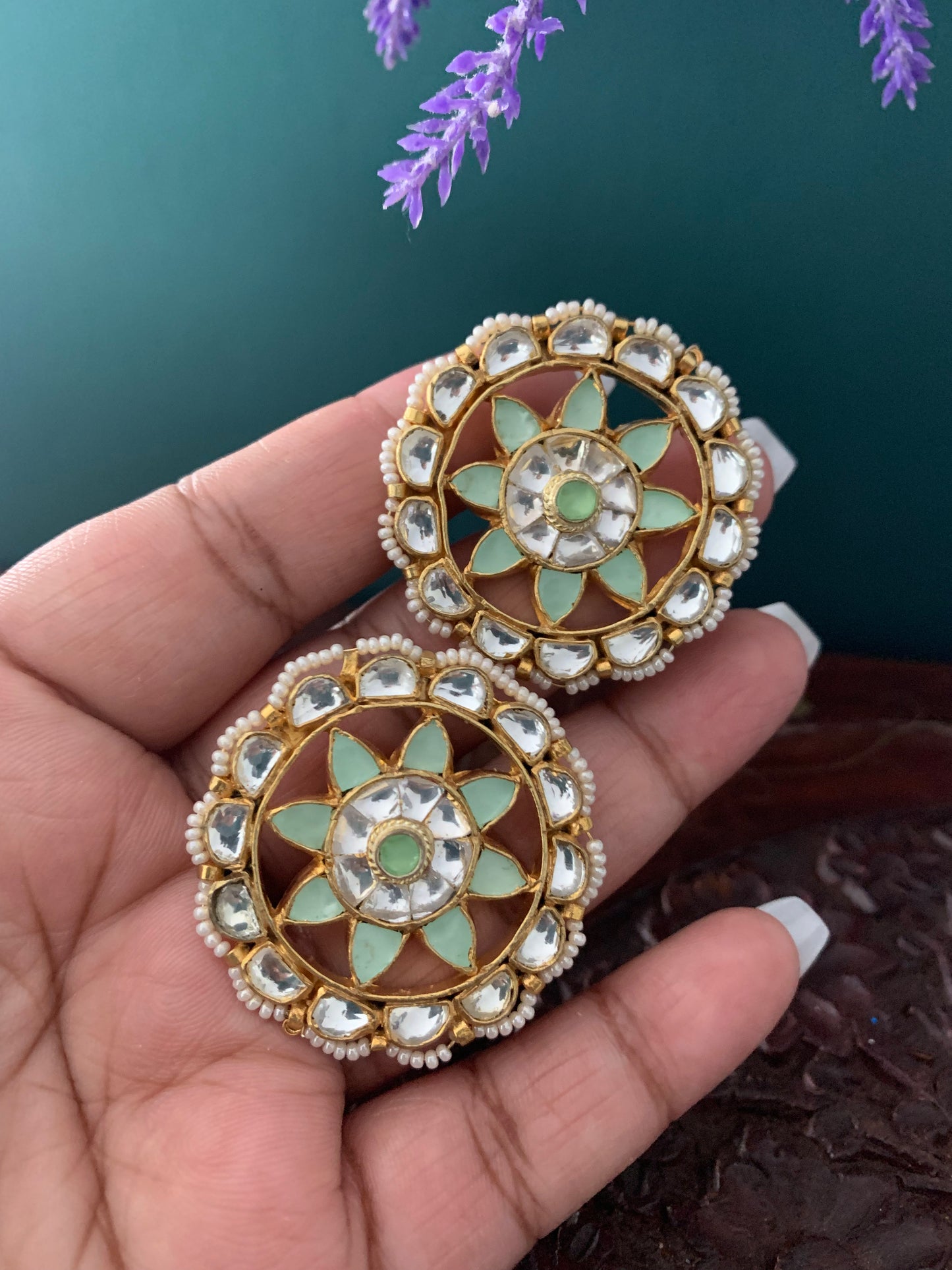 Pachi kundan studs mint