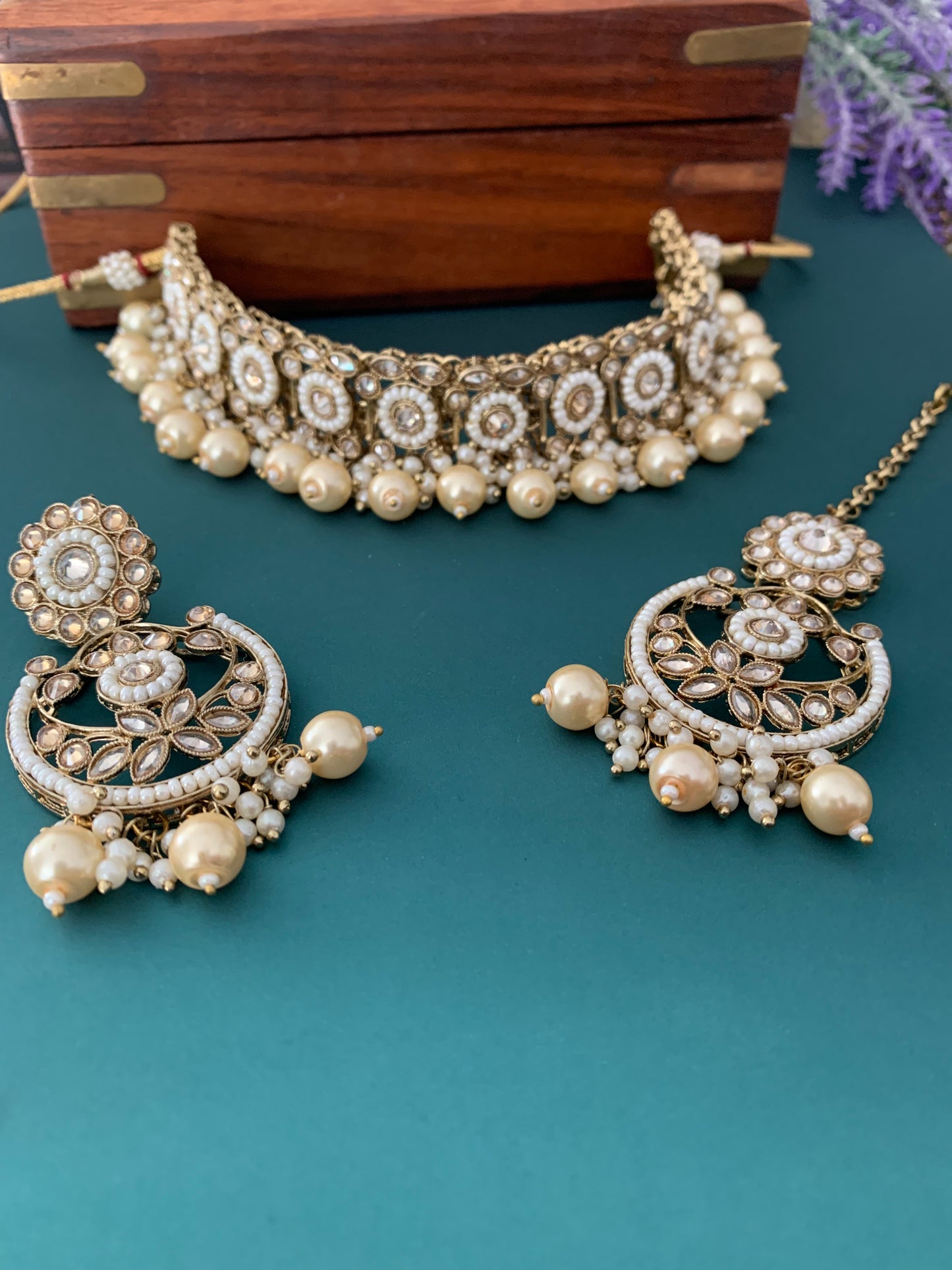 Hanna polki choker and chandbali