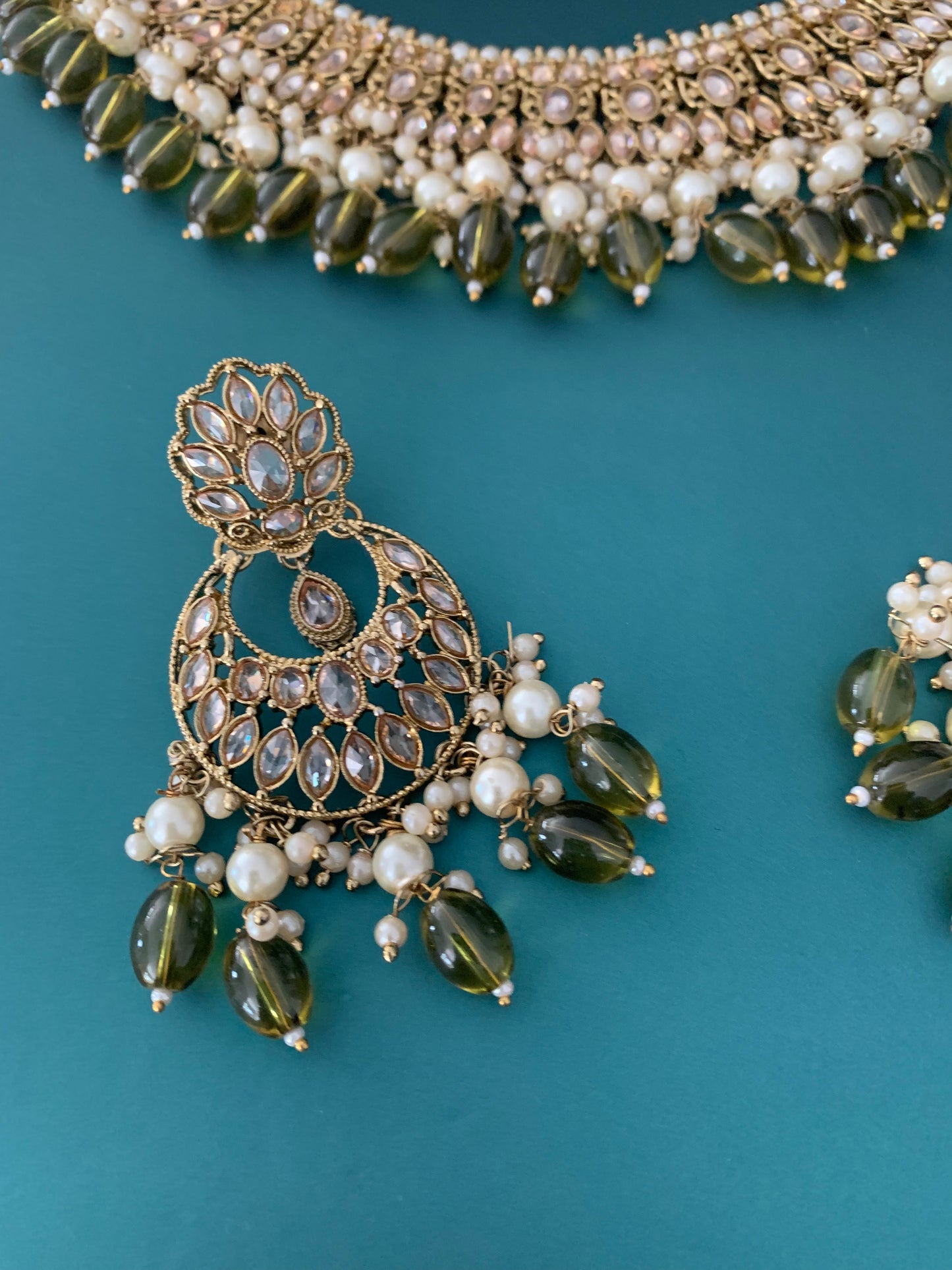 Khusboo polki necklace in olive / mahendi green