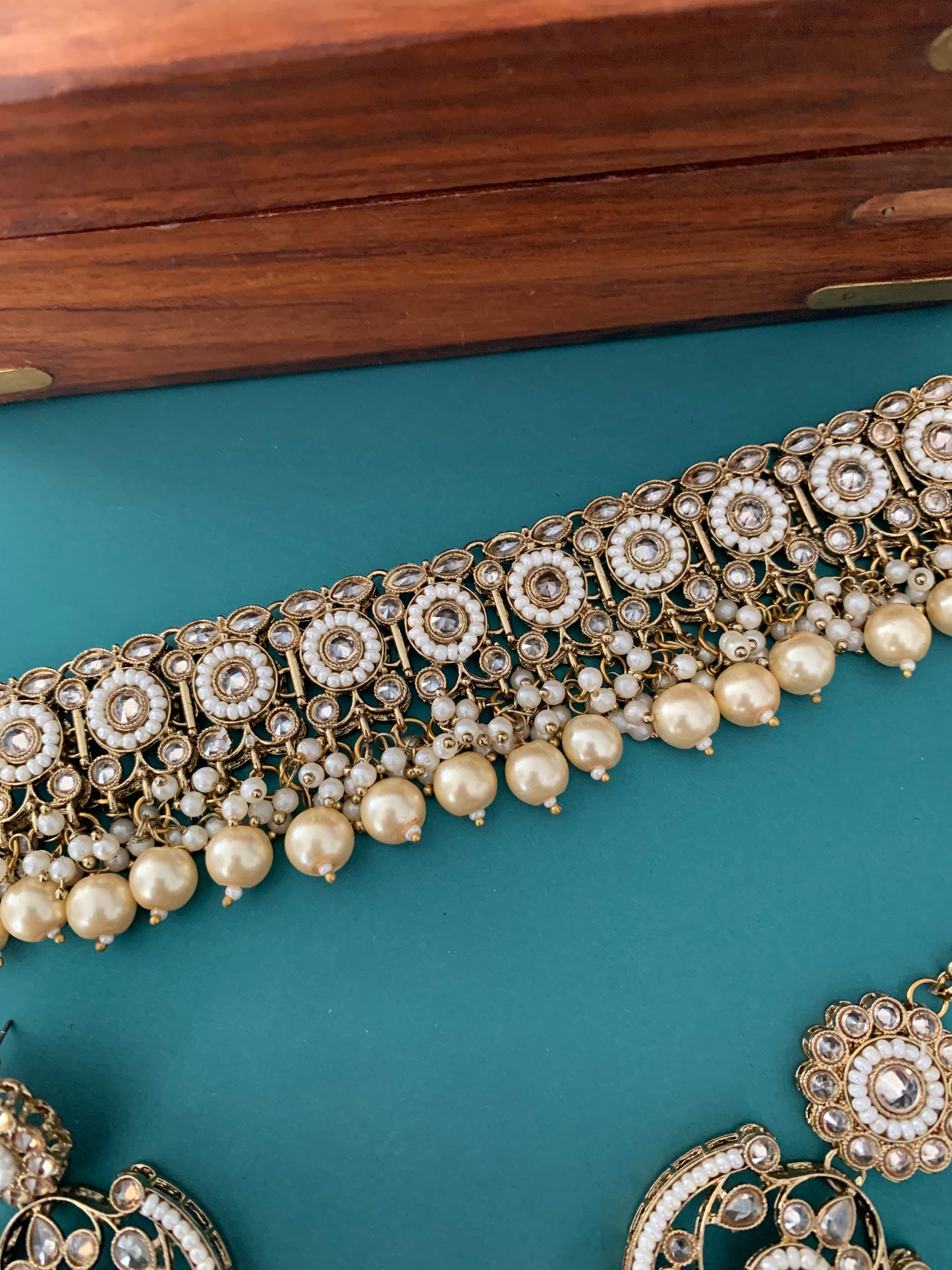 Hanna polki choker and chandbali
