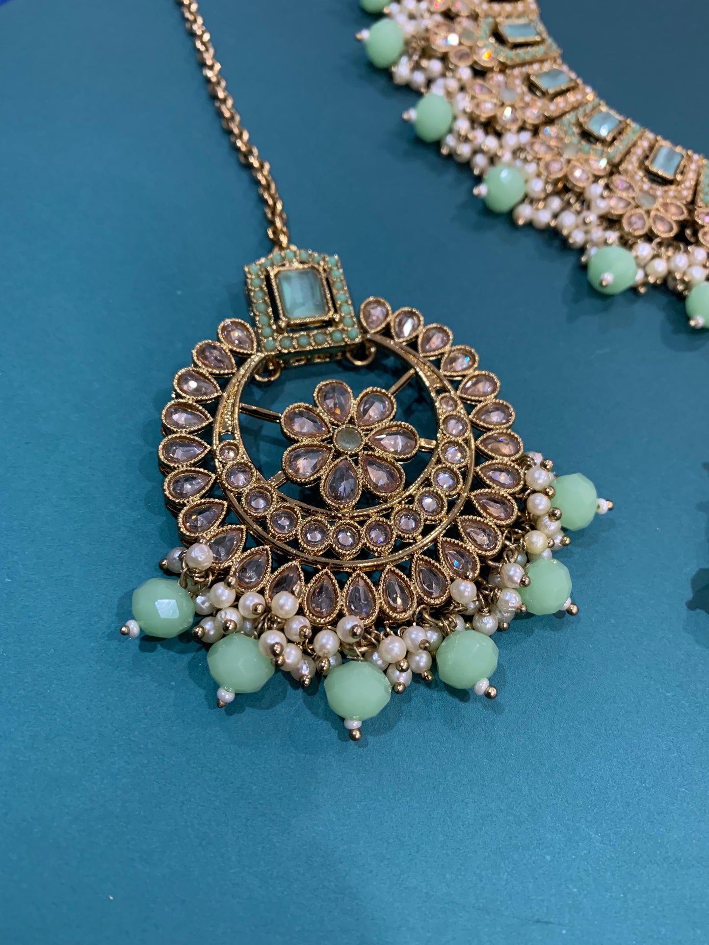 Anuska polki choker in mint